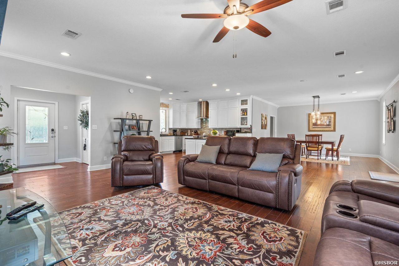 1693 Treasure Isle Property Photo 3