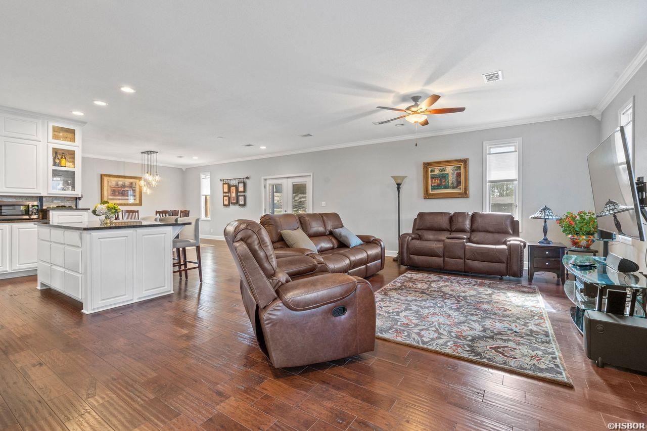 1693 Treasure Isle Property Photo 4
