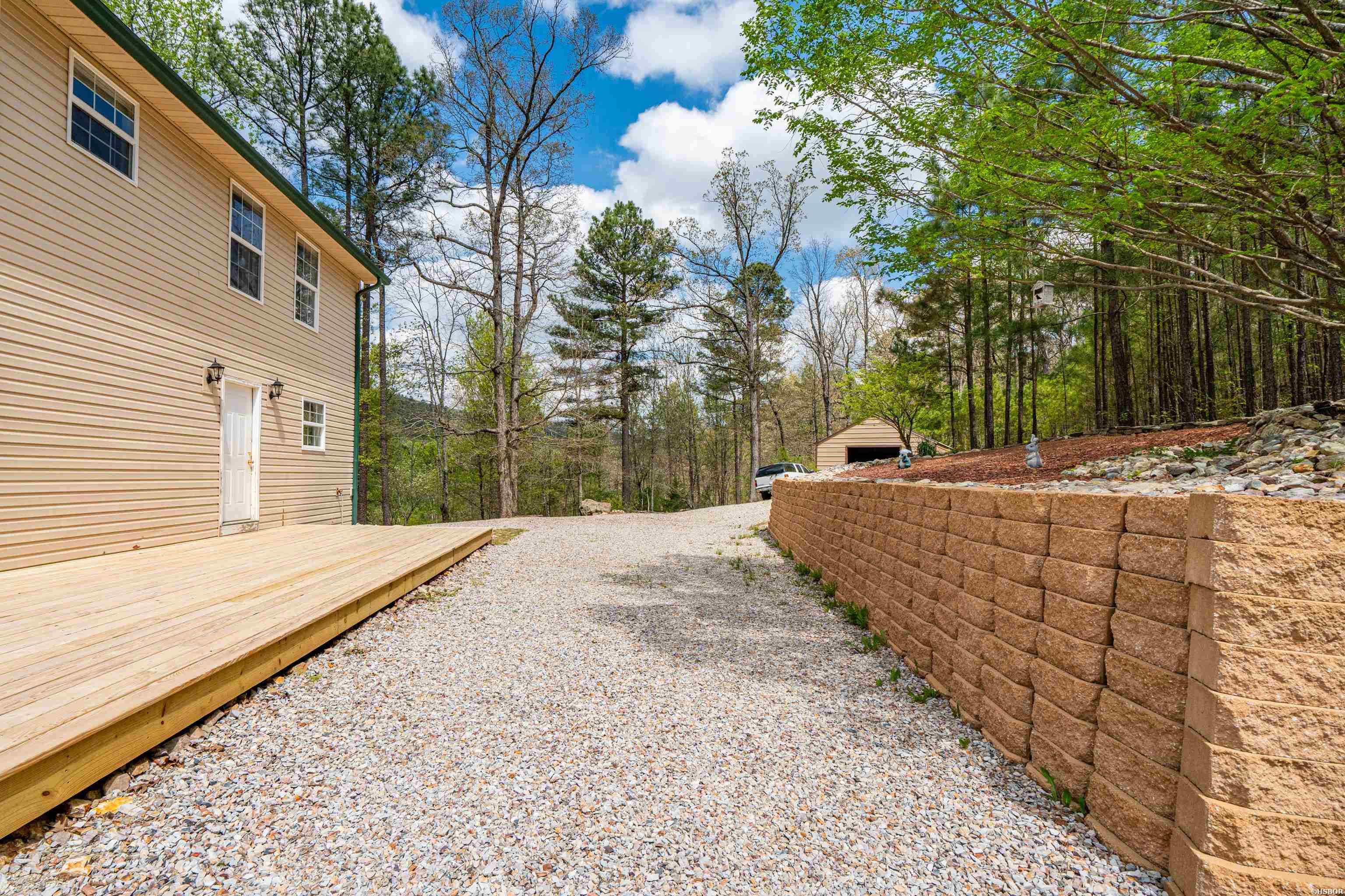 138 Peaceful Valley Trail Property Photo 6
