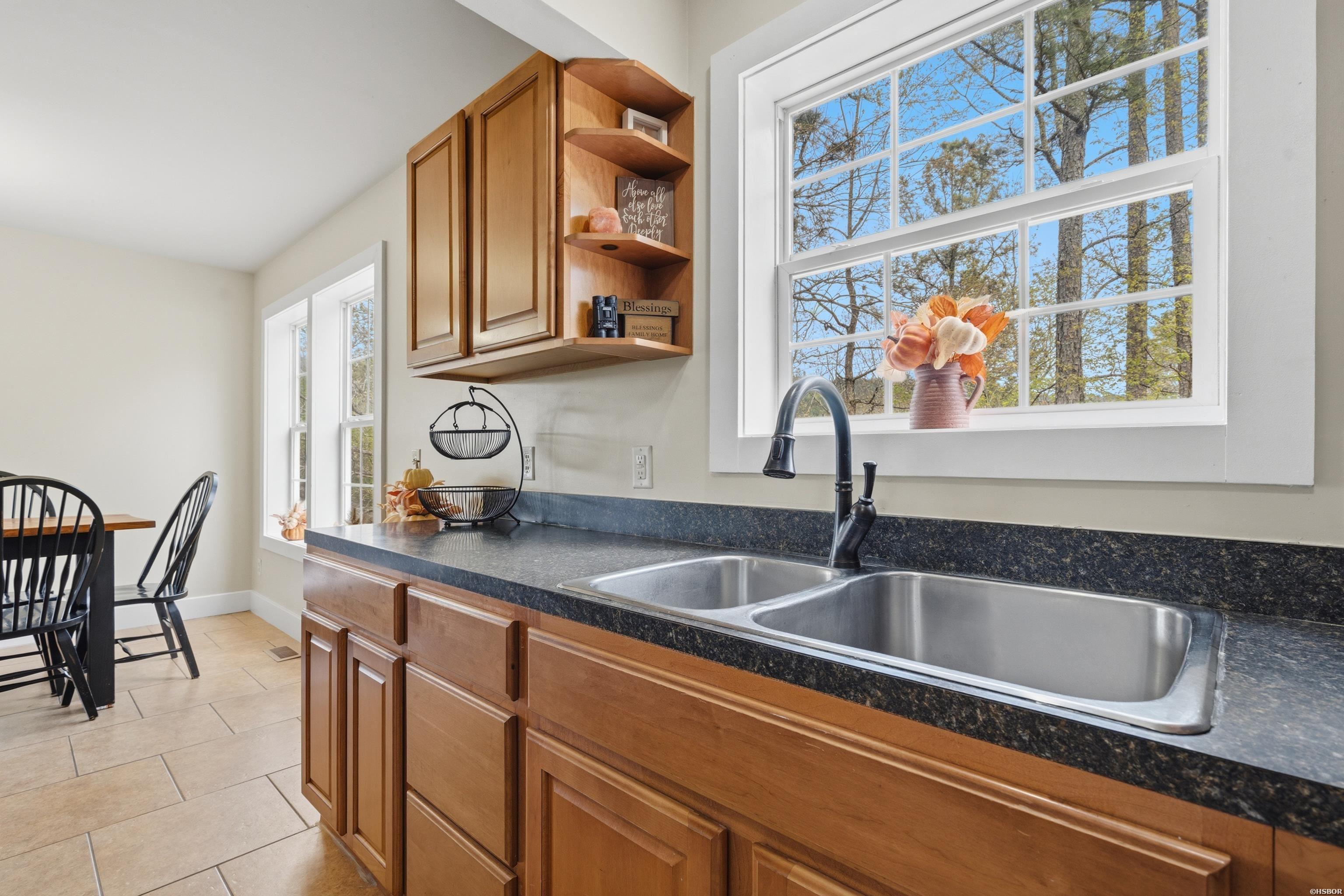 138 Peaceful Valley Trail Property Photo 11