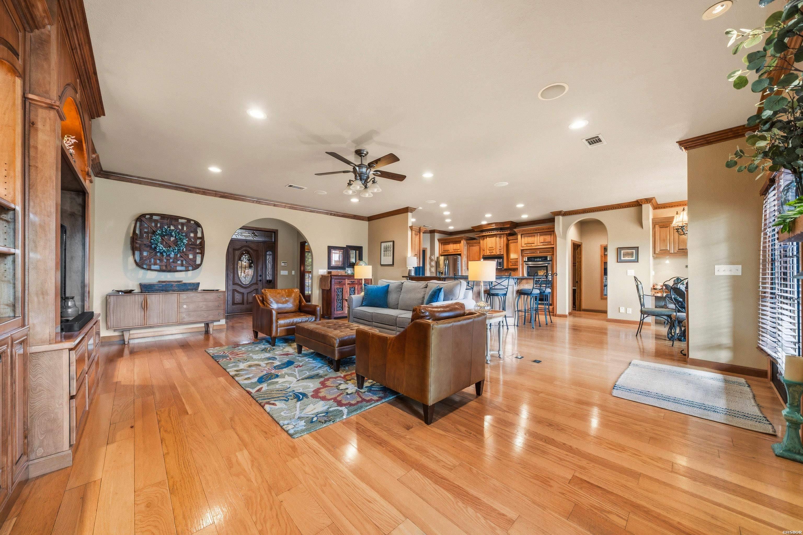 134 Bratton Property Photo 6