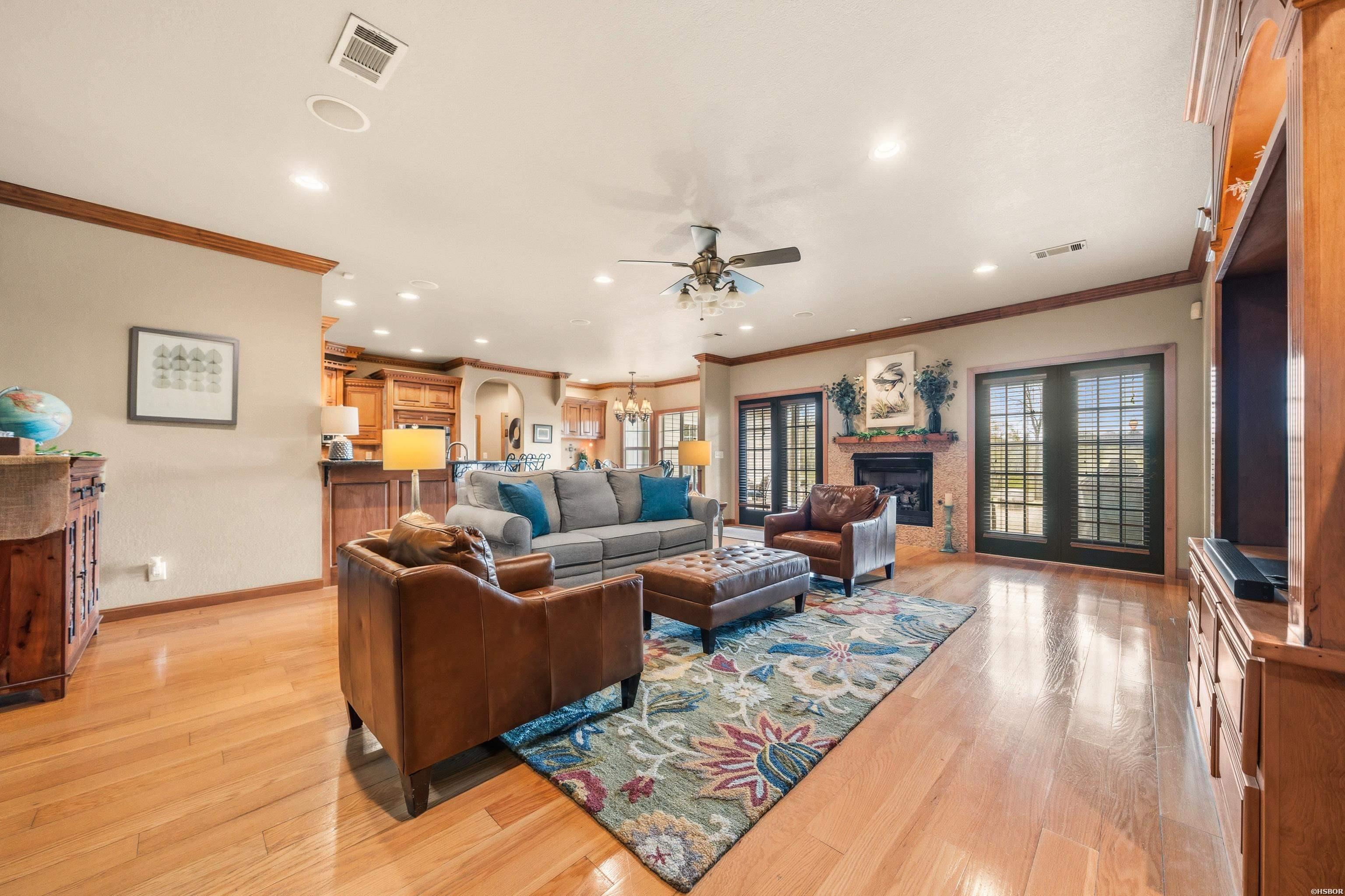 134 Bratton Property Photo 9