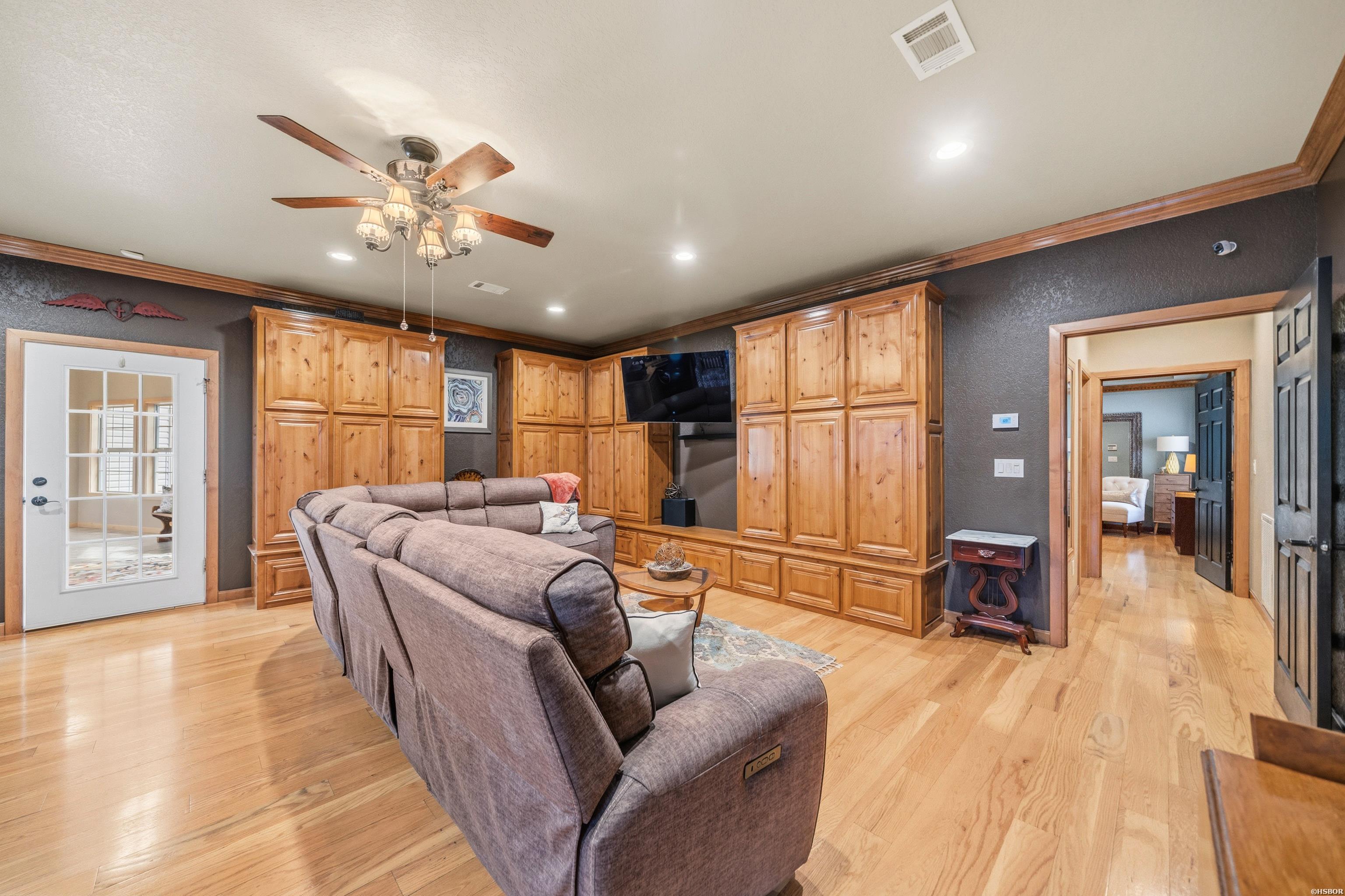 134 Bratton Property Photo 28