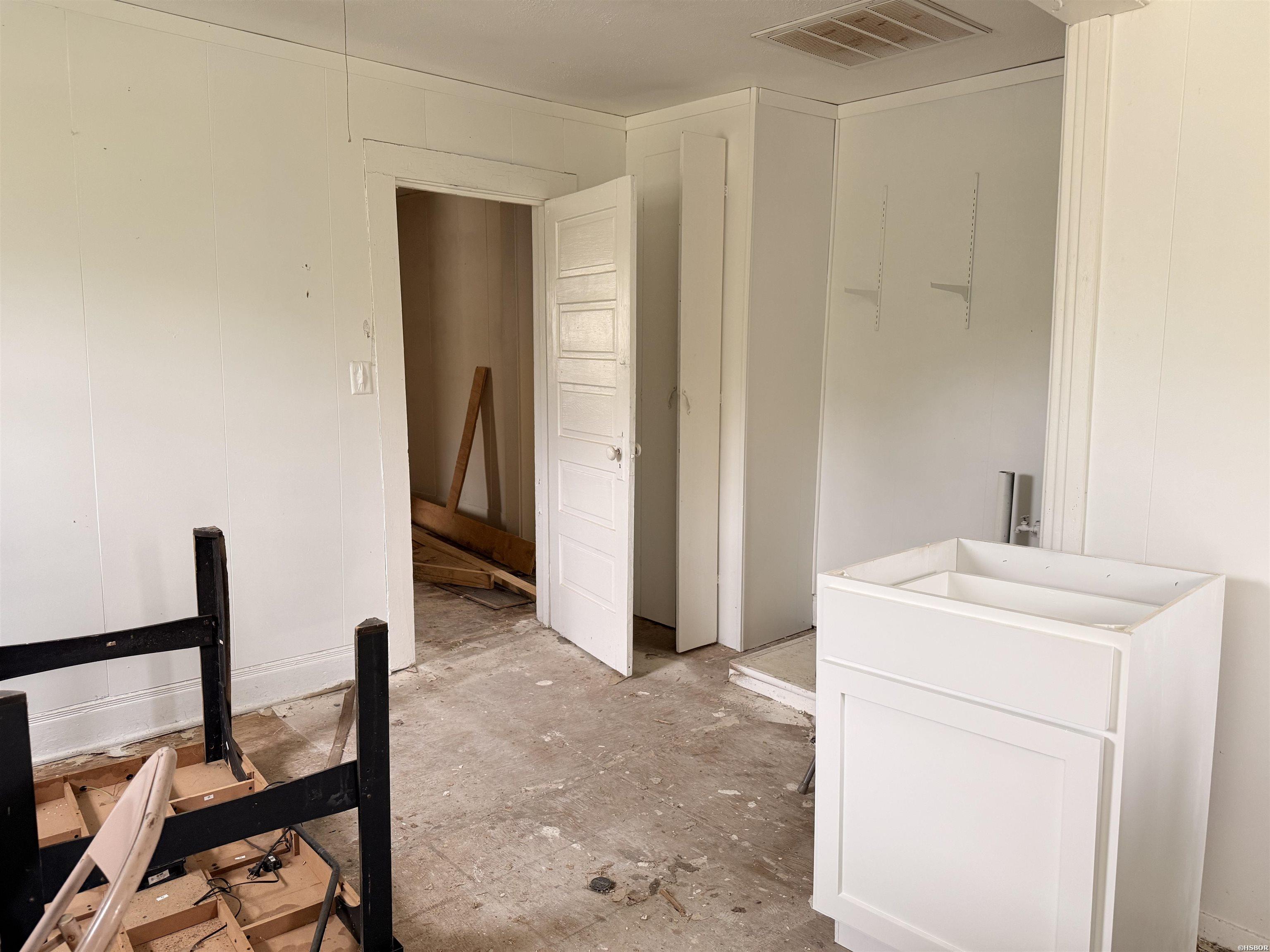 1032 Summer Street Property Photo 9
