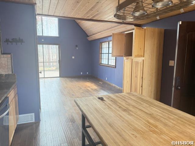154812 Property Photo 4