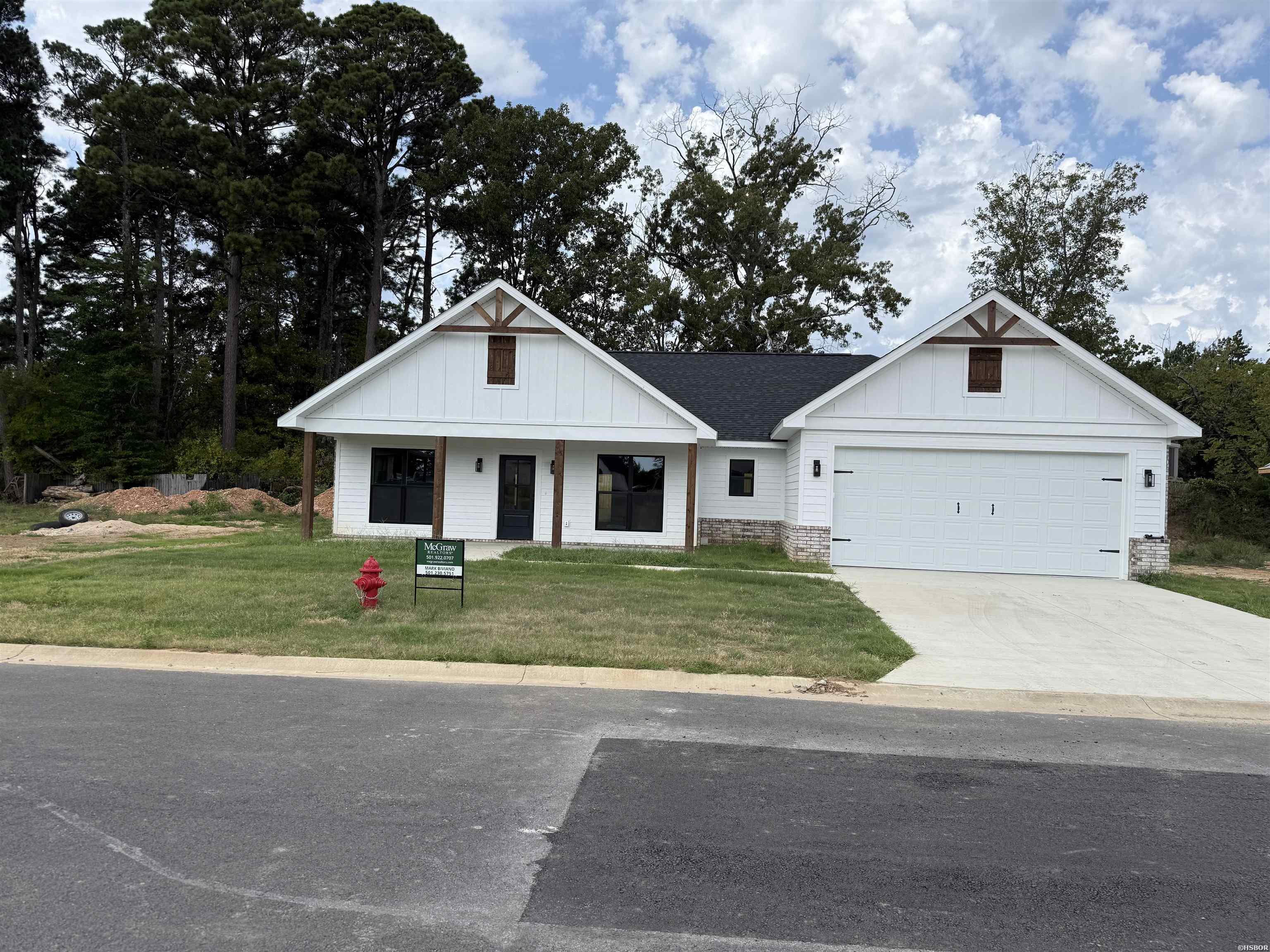 118 RIVERSTONE Loop Property Photo 1