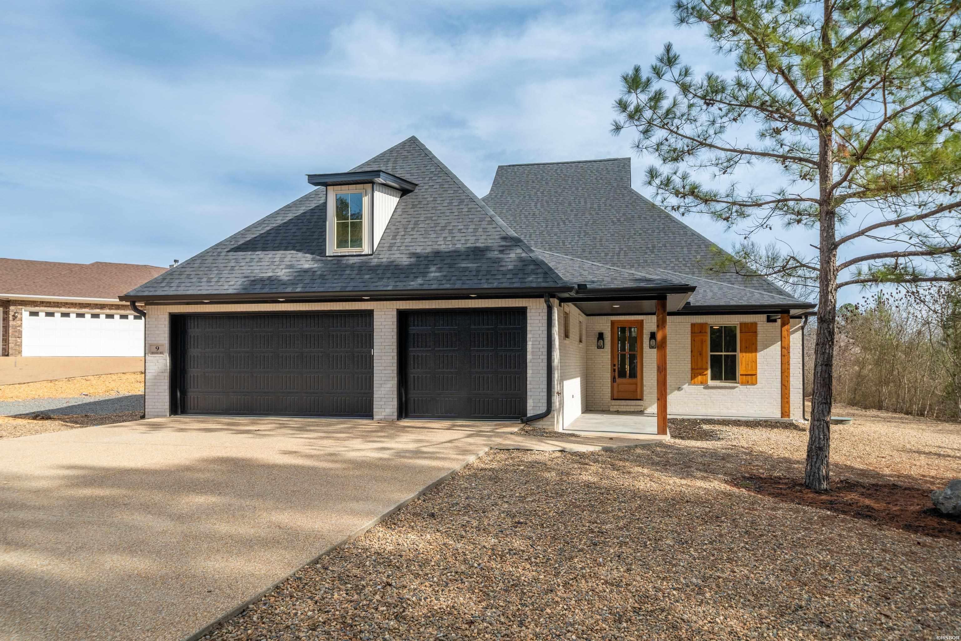 9 Manzanares Drive Property Photo 3
