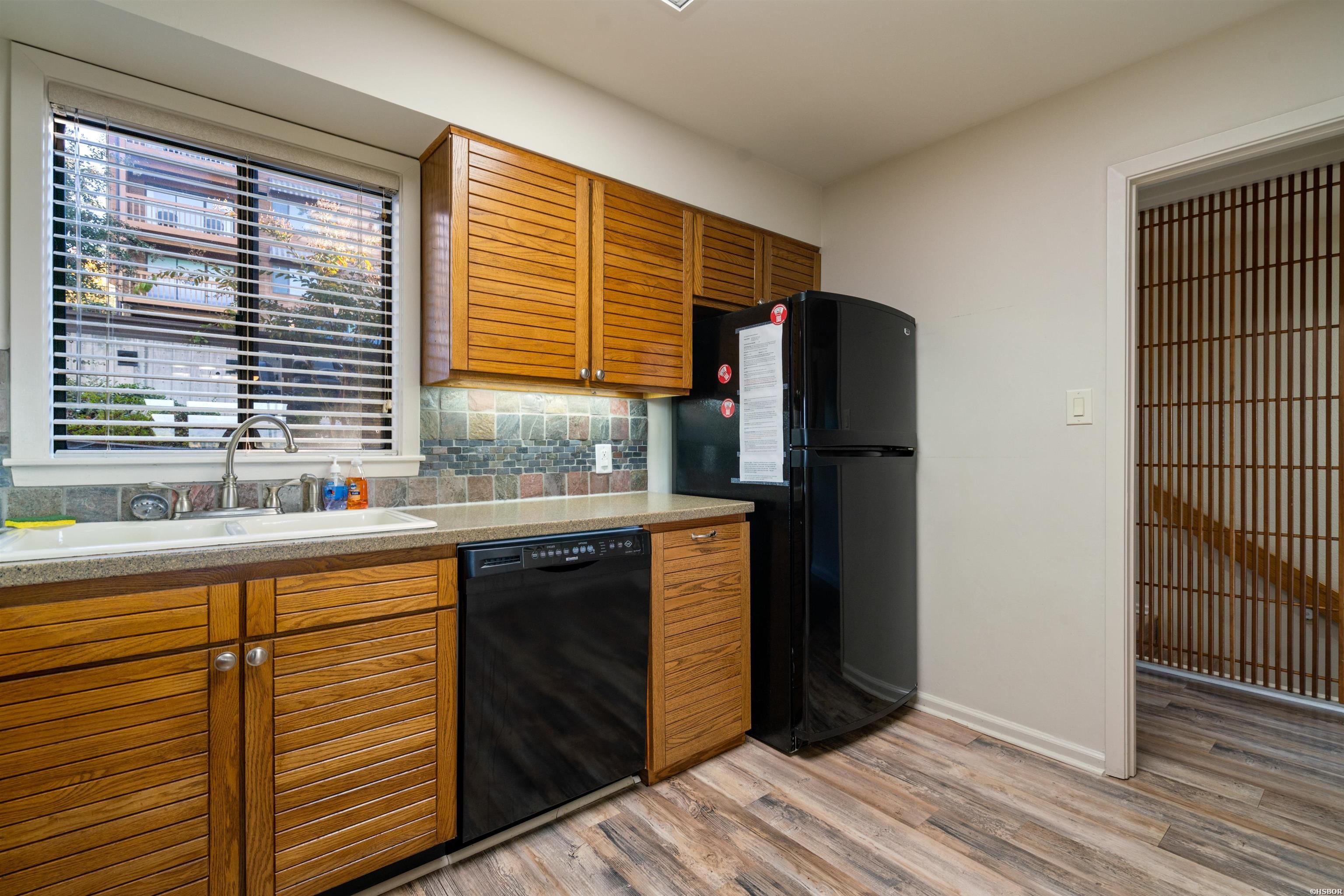 200 Hamilton Oaks Property Photo 8