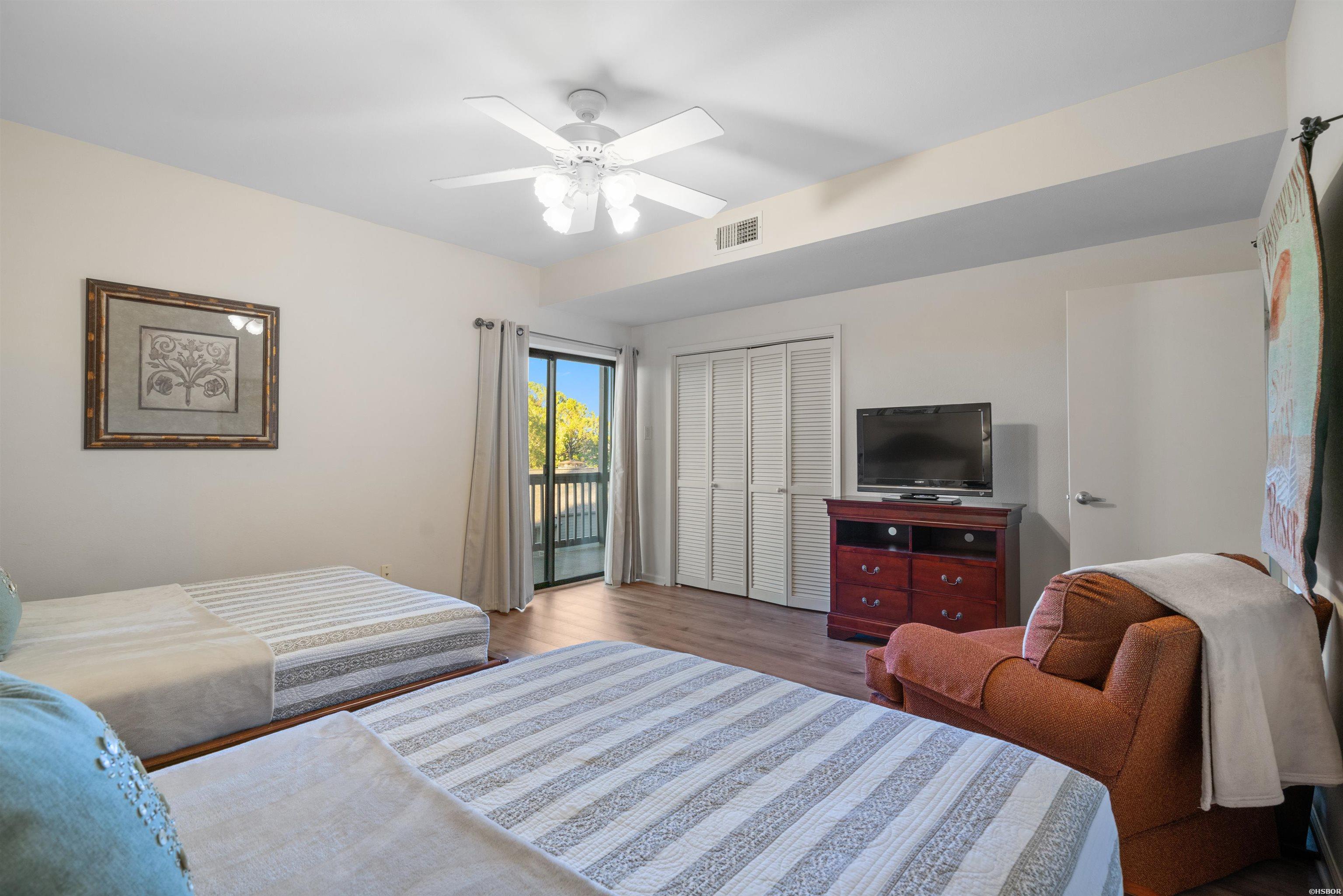 200 Hamilton Oaks Property Photo 29