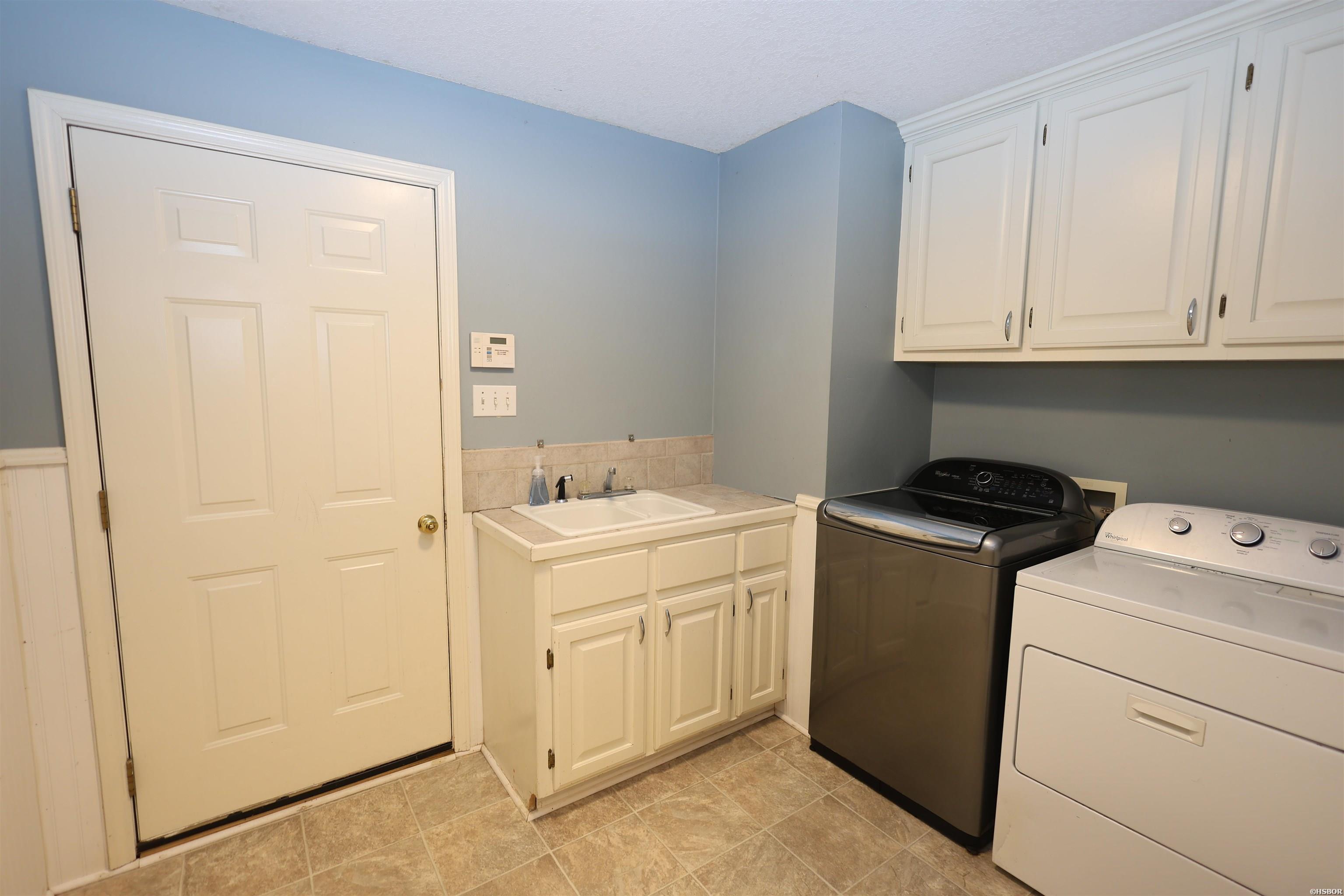 21 Burke Road Property Photo 20