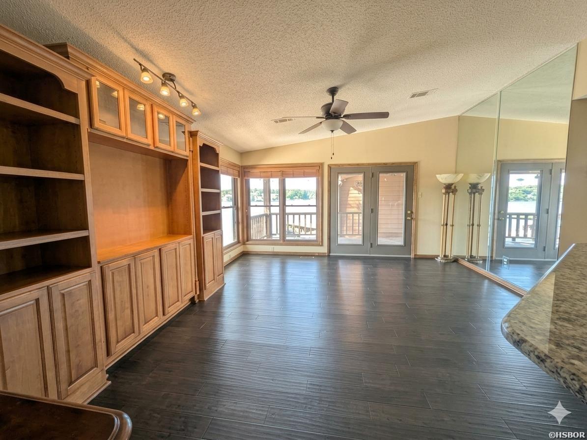 152 Mimosa Point Property Photo 5