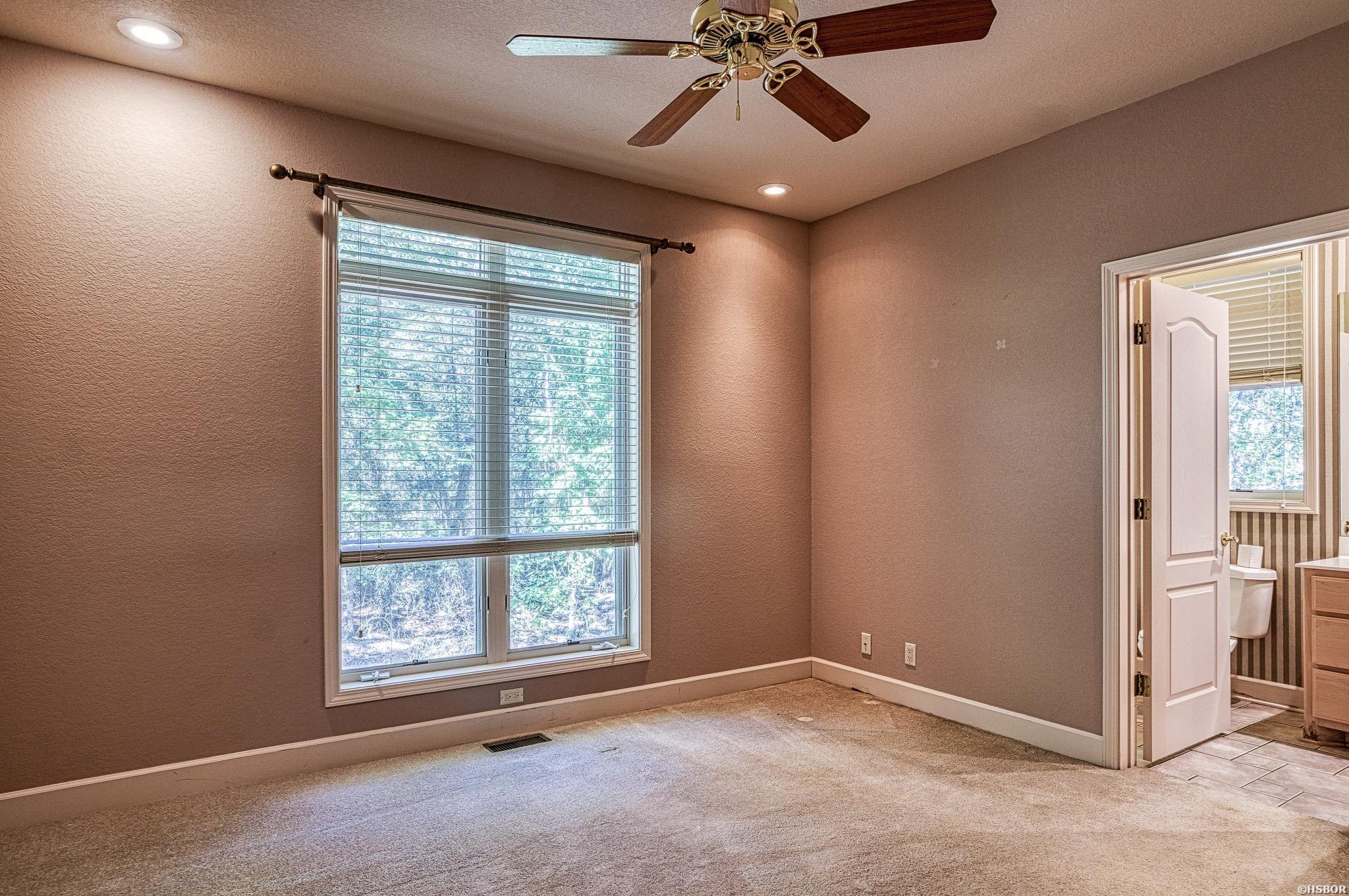 53 Loyola Drive Property Photo 12
