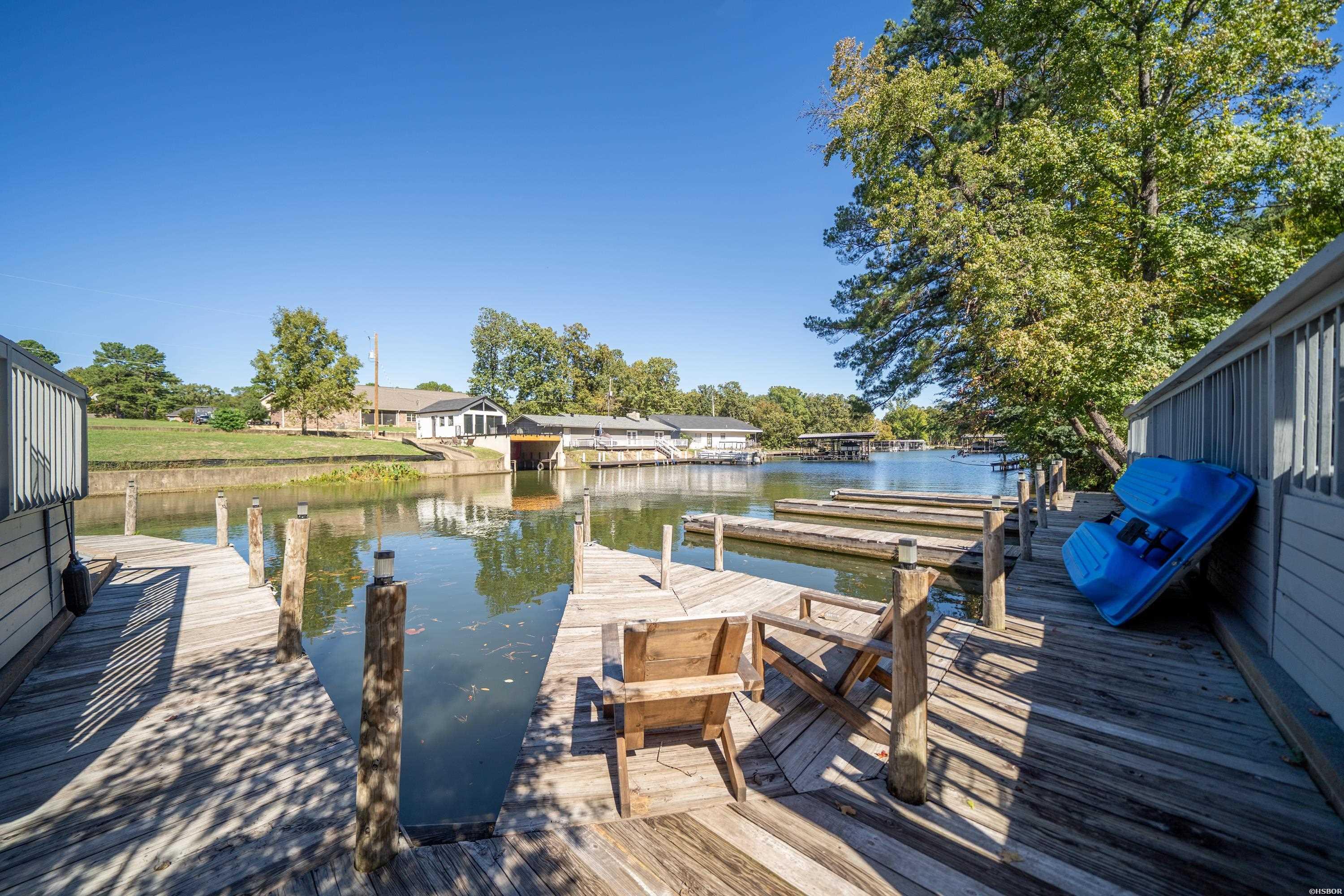 124 Lees Landing Property Photo 3