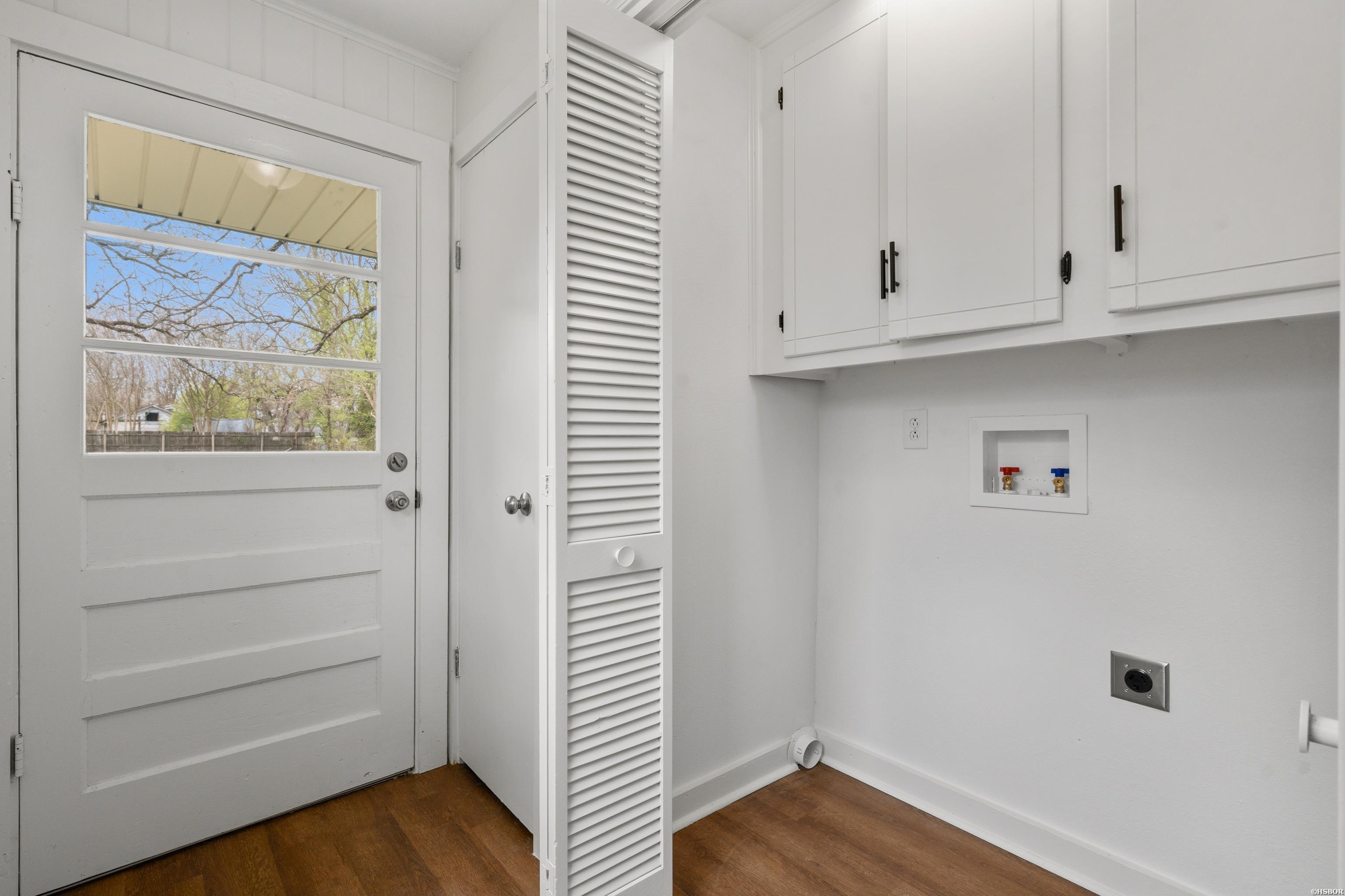 718 Baker Street Property Photo 10