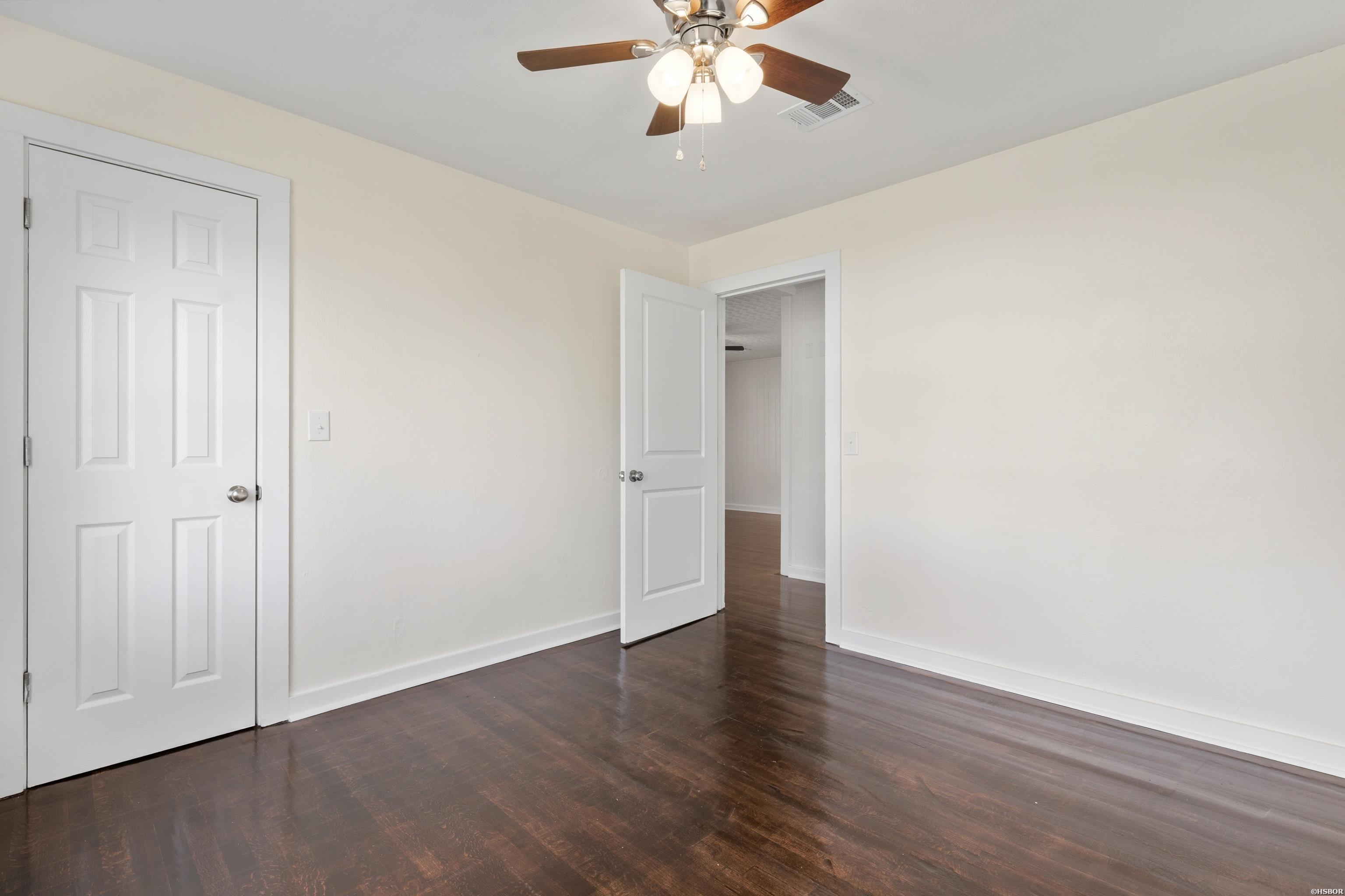 718 Baker Street Property Photo 14