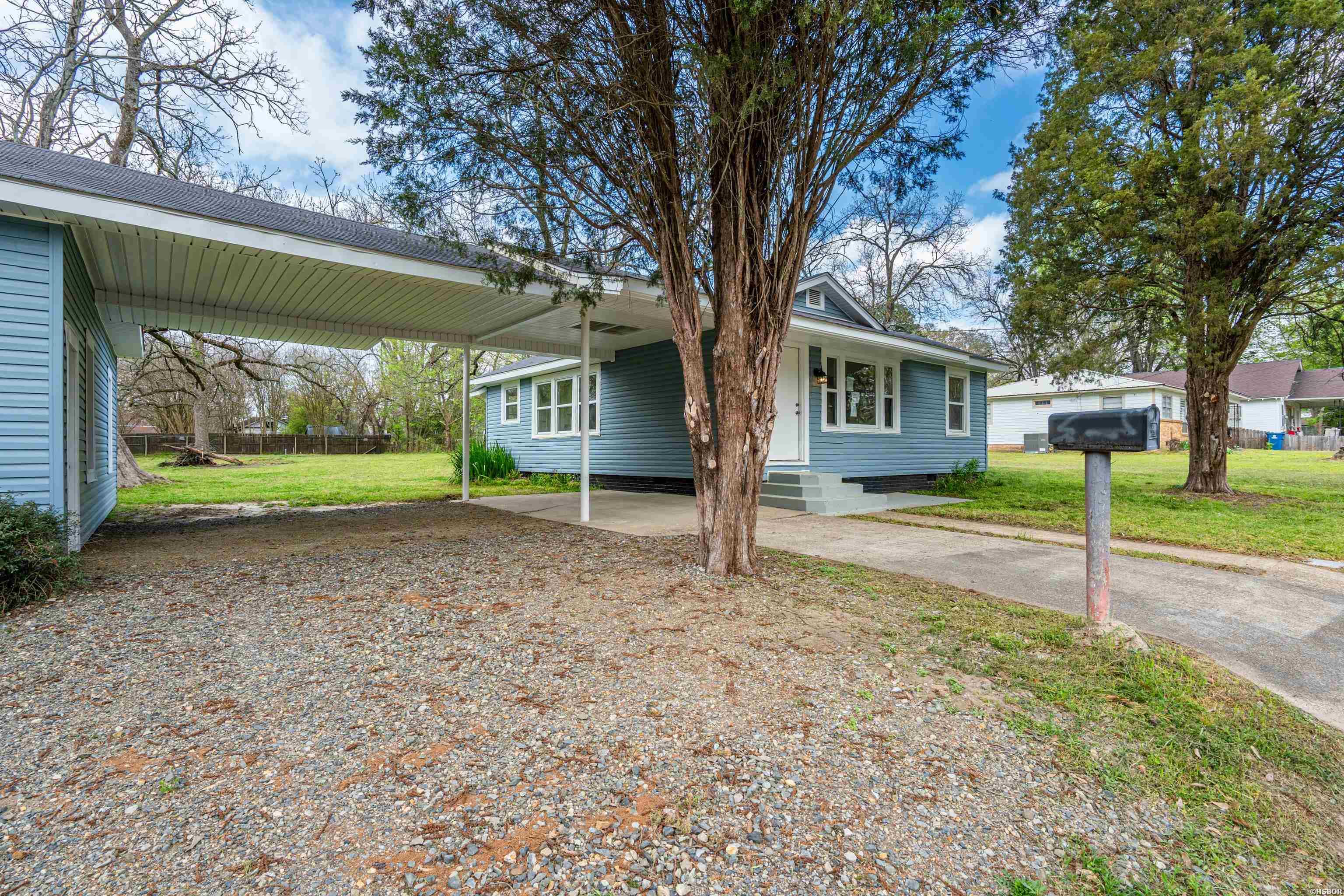 718 Baker Street Property Photo 22