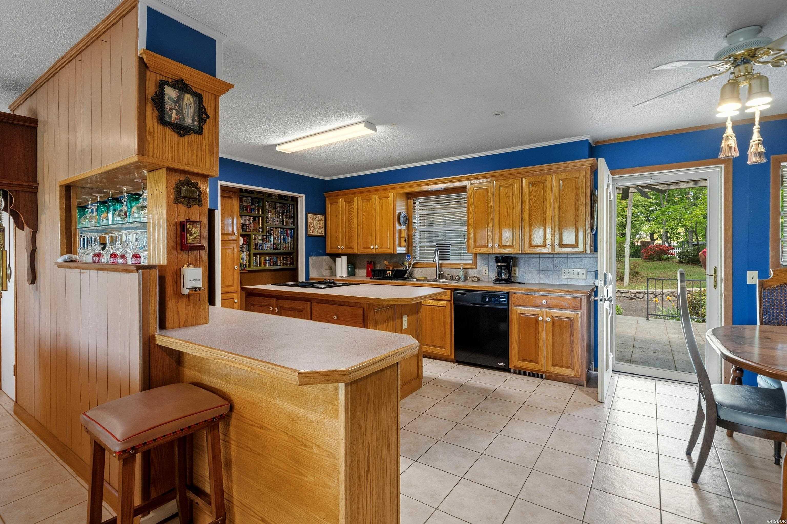 260 Sparling Road Property Photo 9