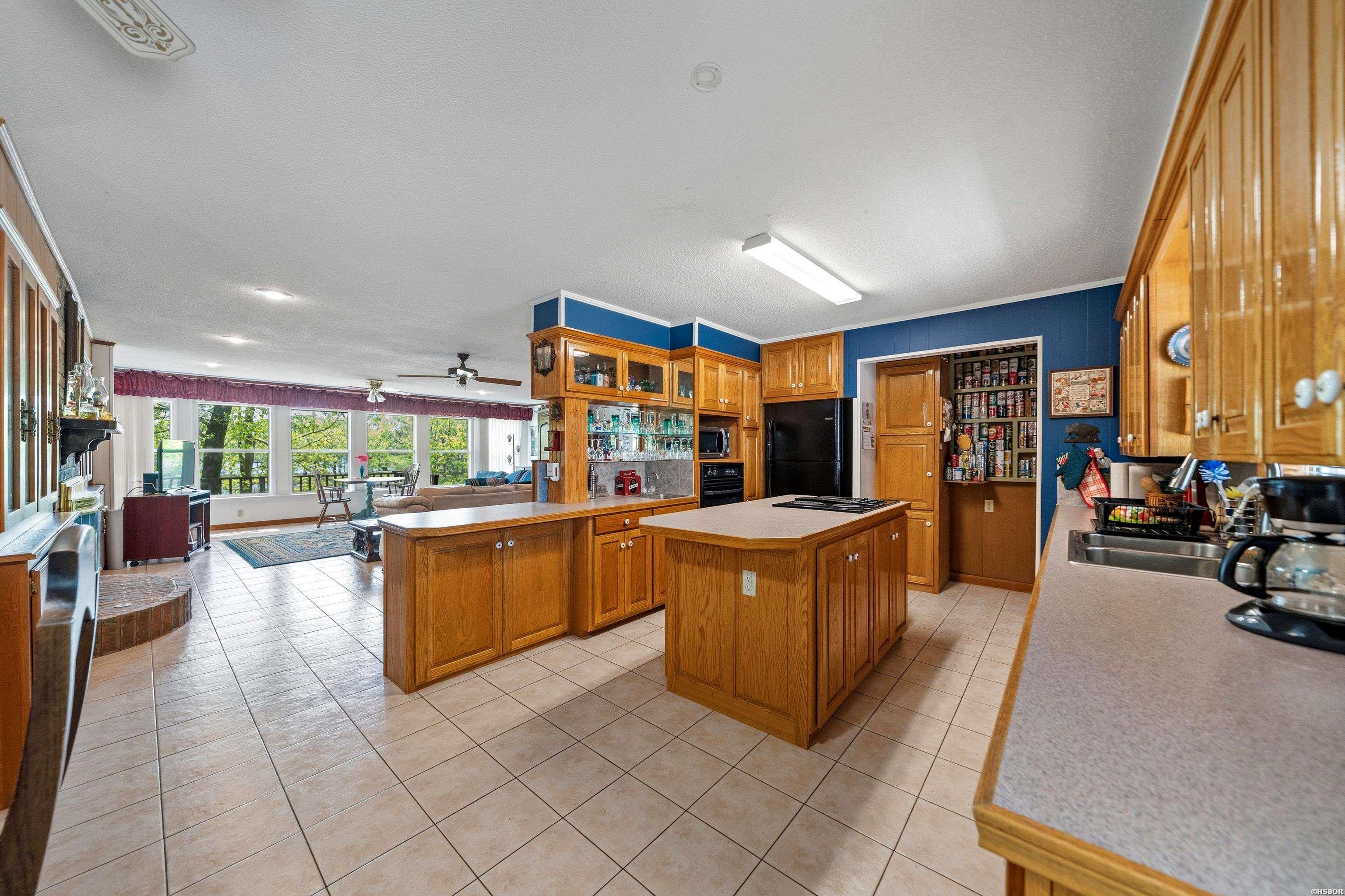 260 Sparling Road Property Photo 11