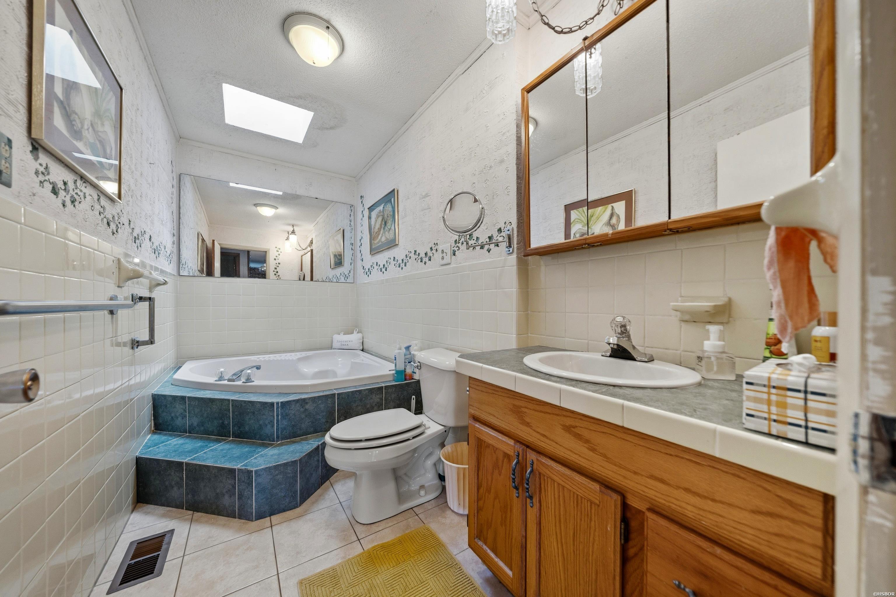 260 Sparling Road Property Photo 16