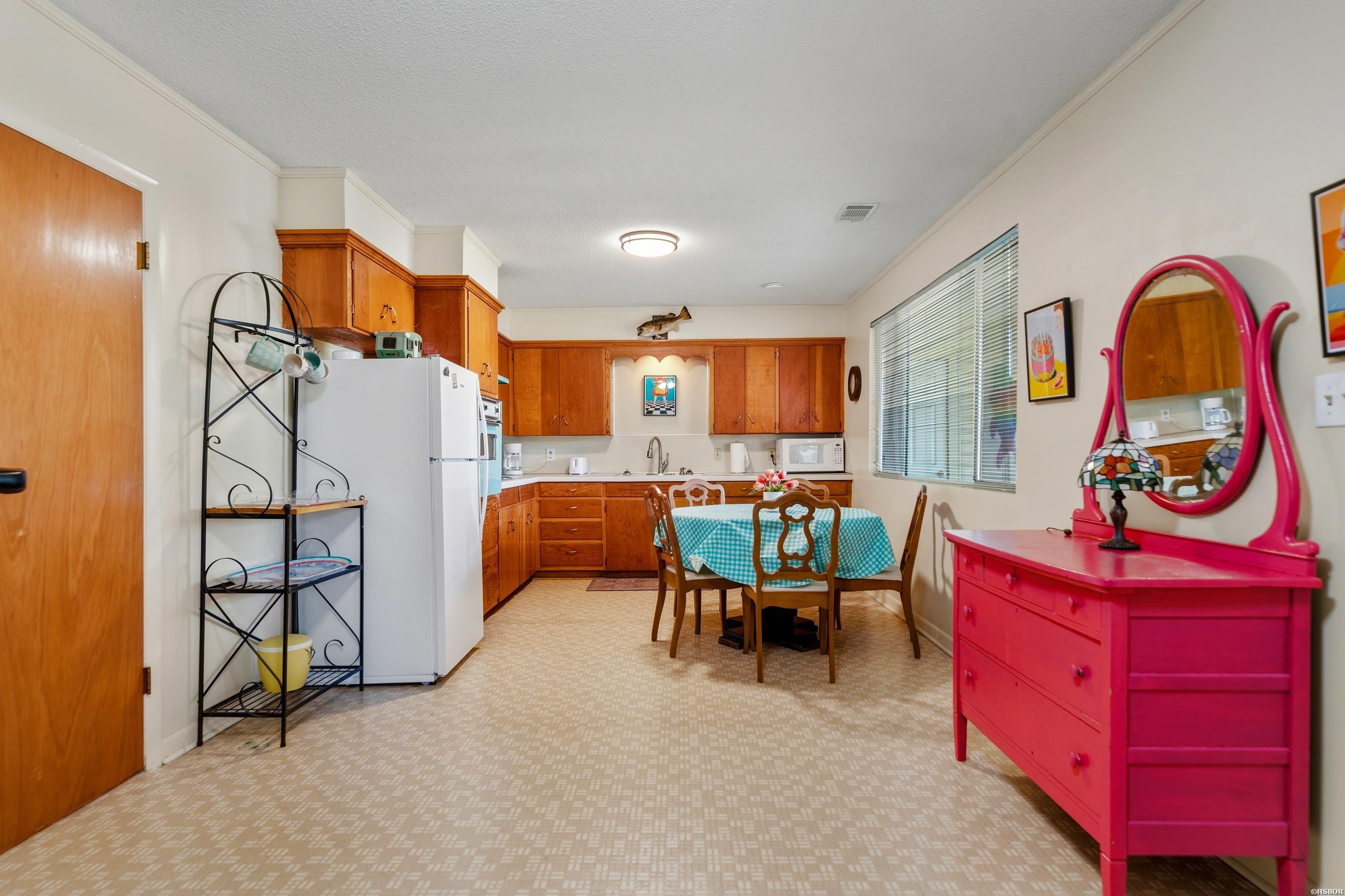 260 Sparling Road Property Photo 32