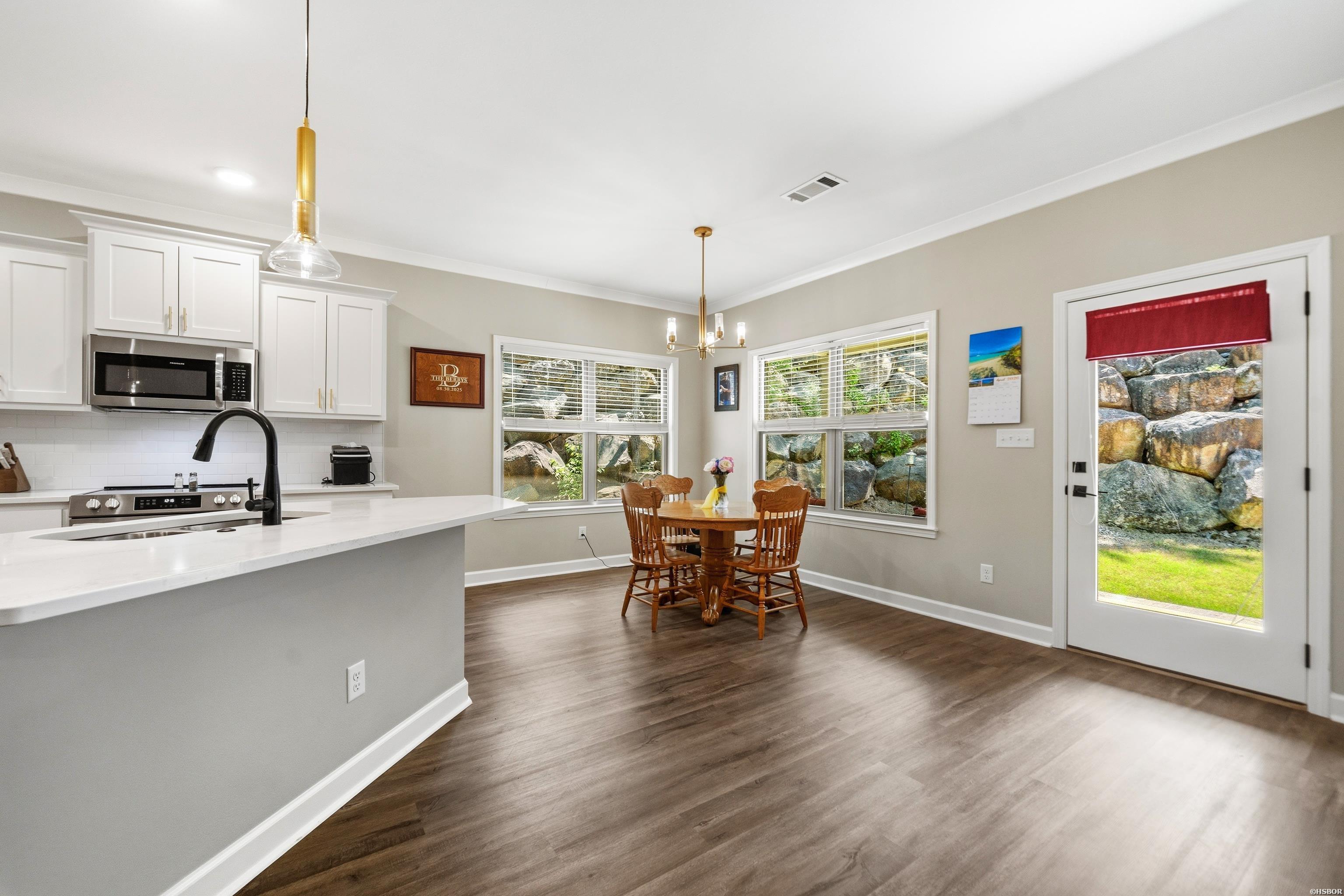 152 Apple Blossom Place Property Photo 9