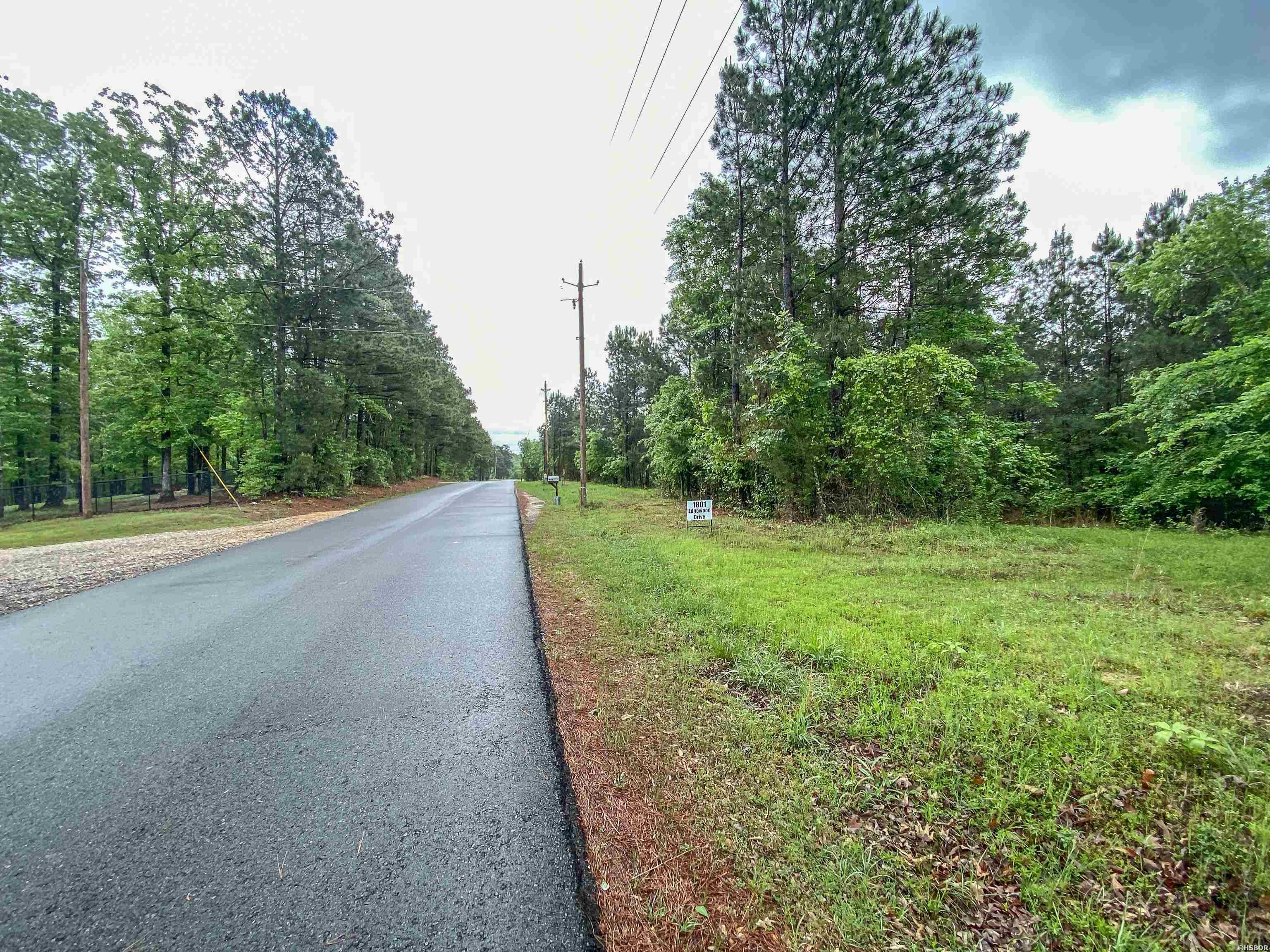 1801 Edgewood Drive Property Photo 11