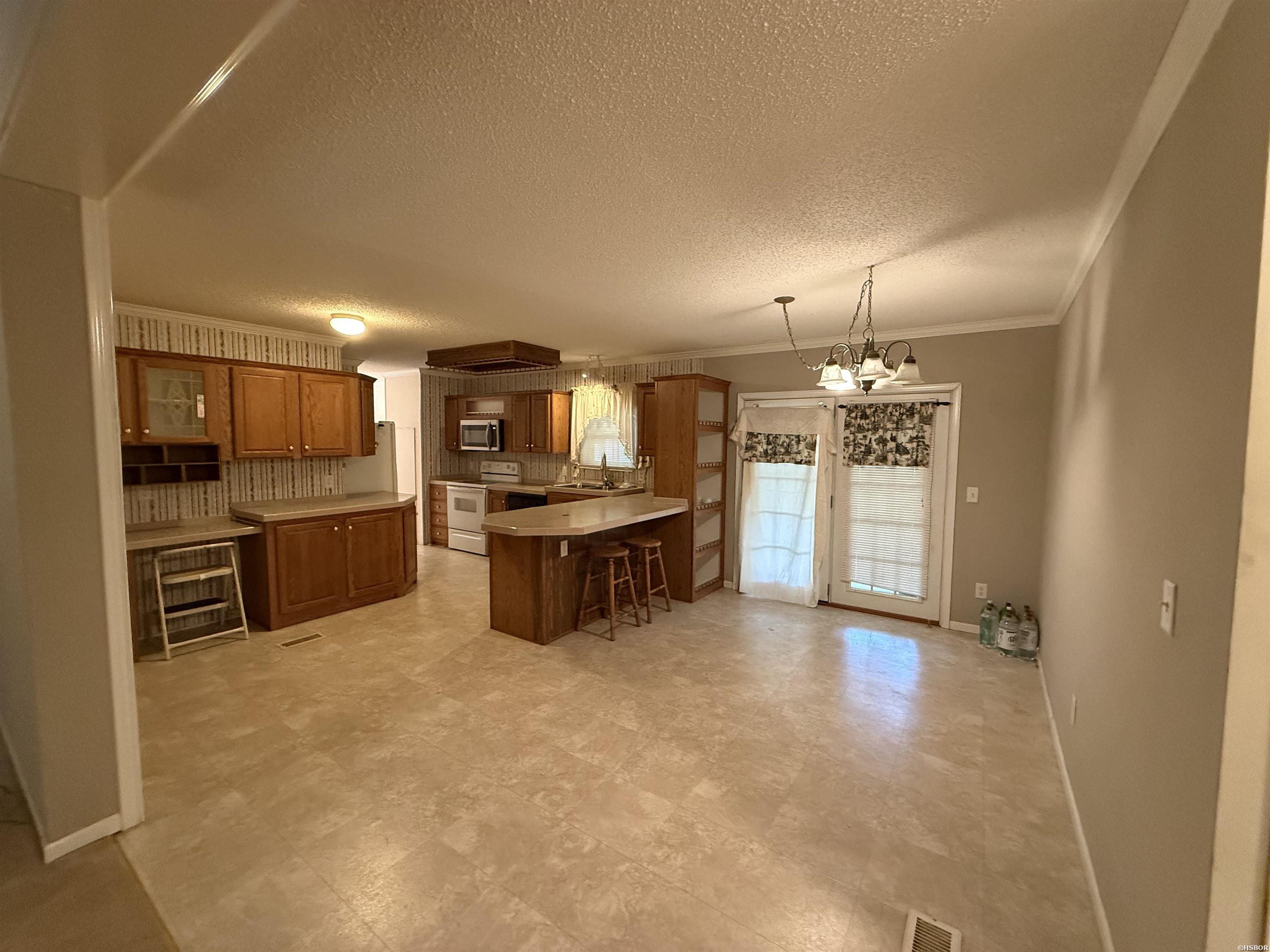 101 E Miracle Place Property Photo 7