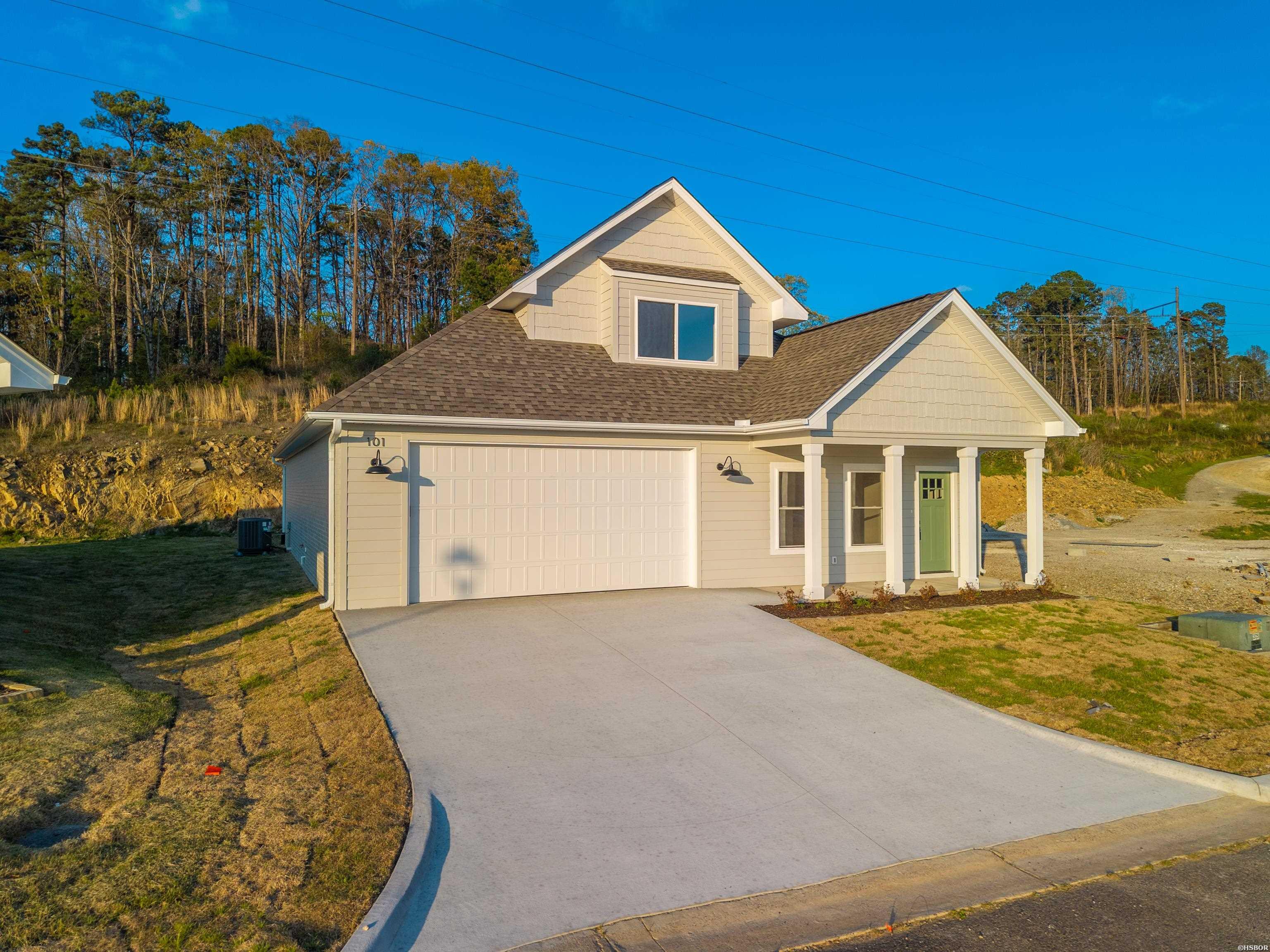 101 Sea Ray Cove Property Photo 3