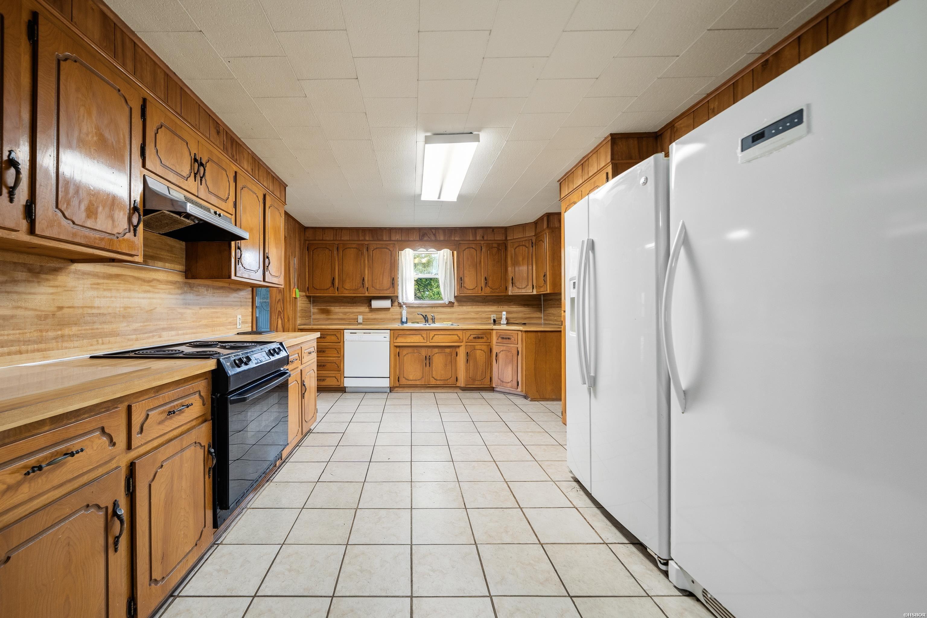 300 Carver Street Property Photo 13