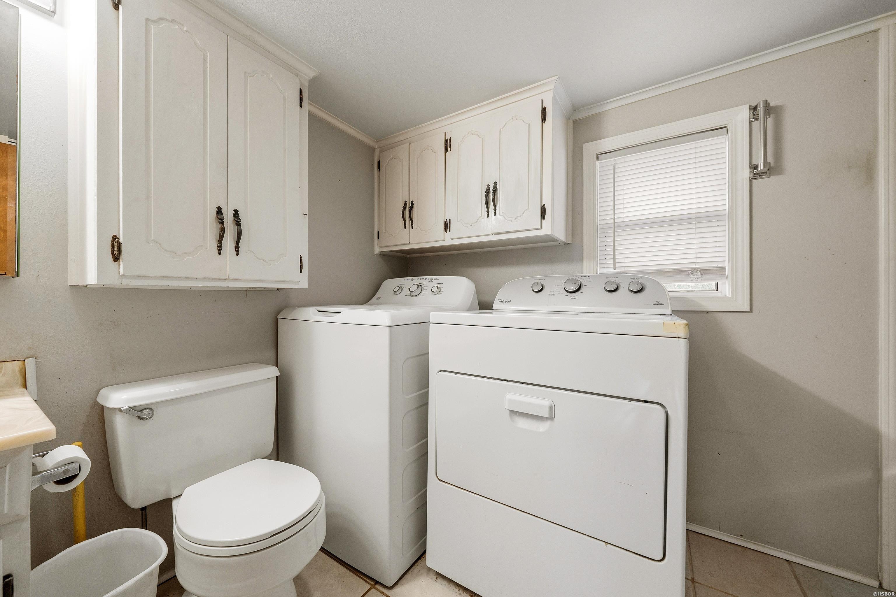 300 Carver Street Property Photo 23