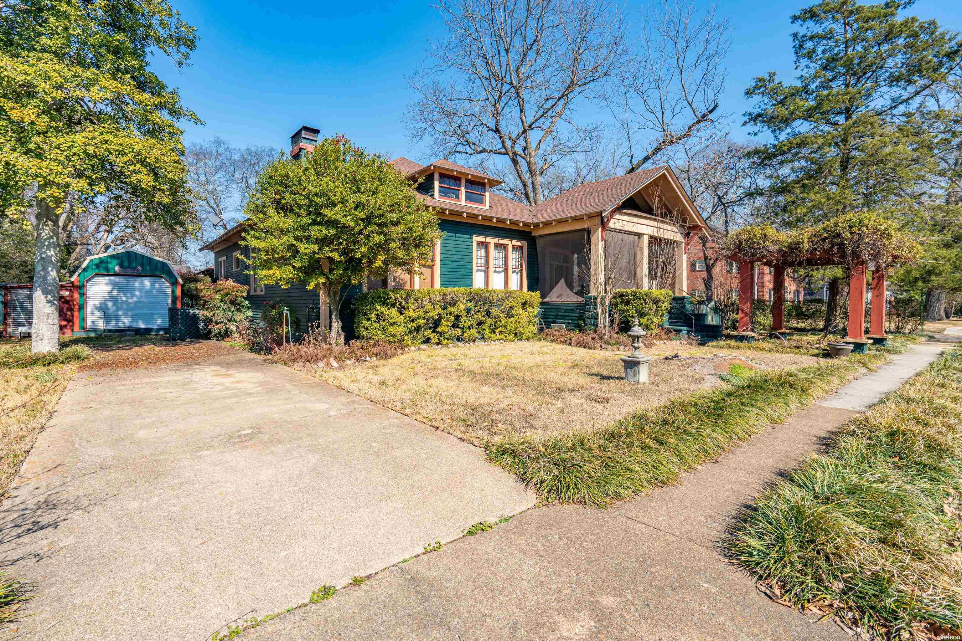 304 Cherry Street Property Photo 3