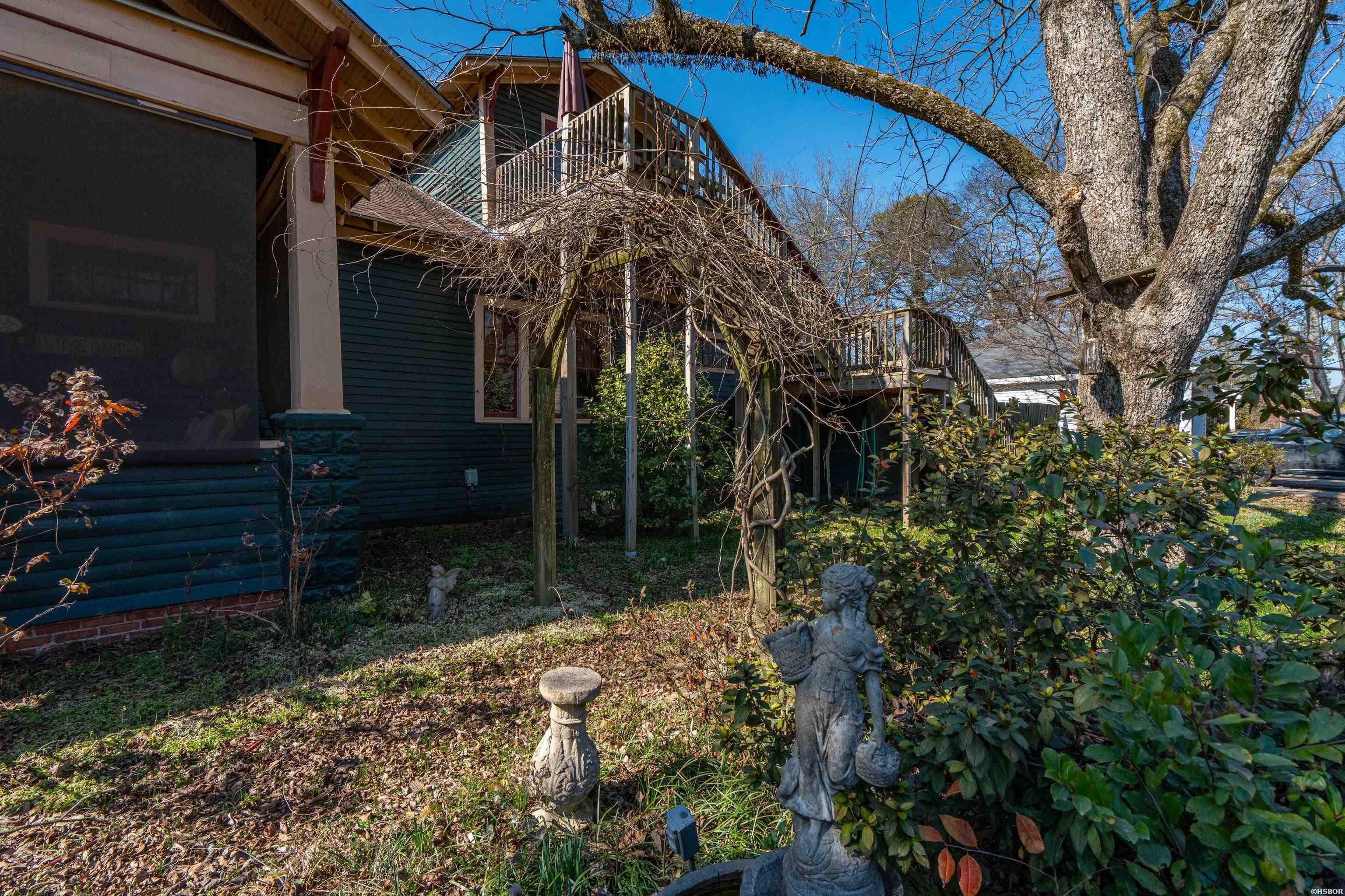 304 Cherry Street Property Photo 7