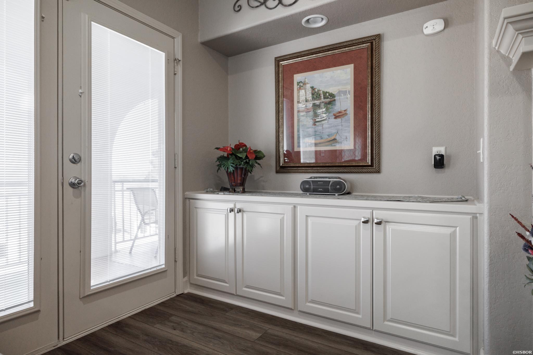 518 Amity Property Photo 14