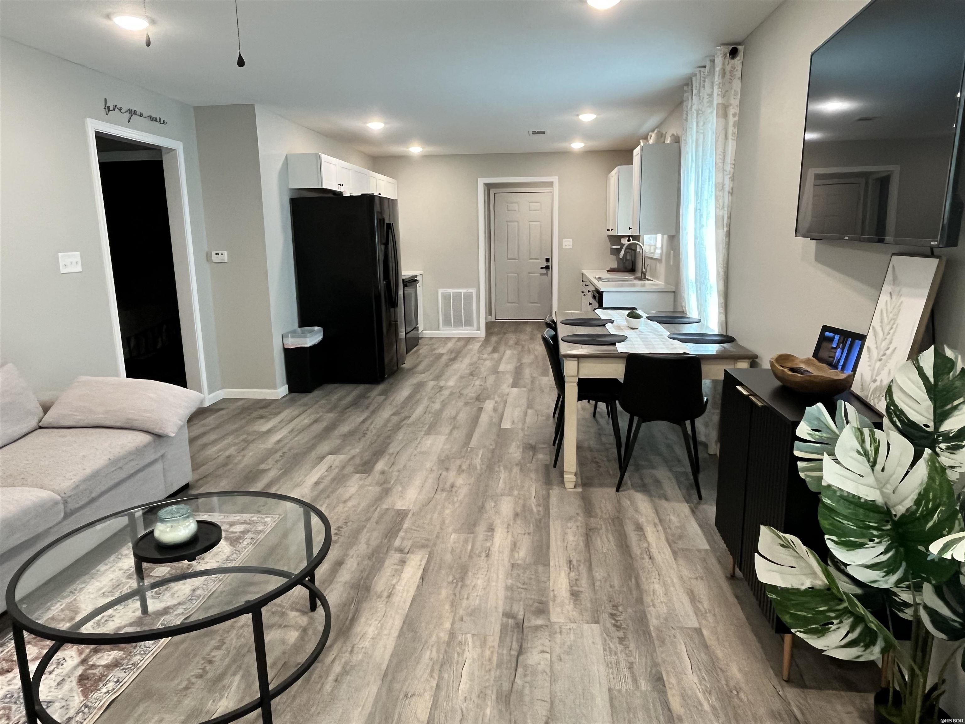 1733 Caddo Street Property Photo 2