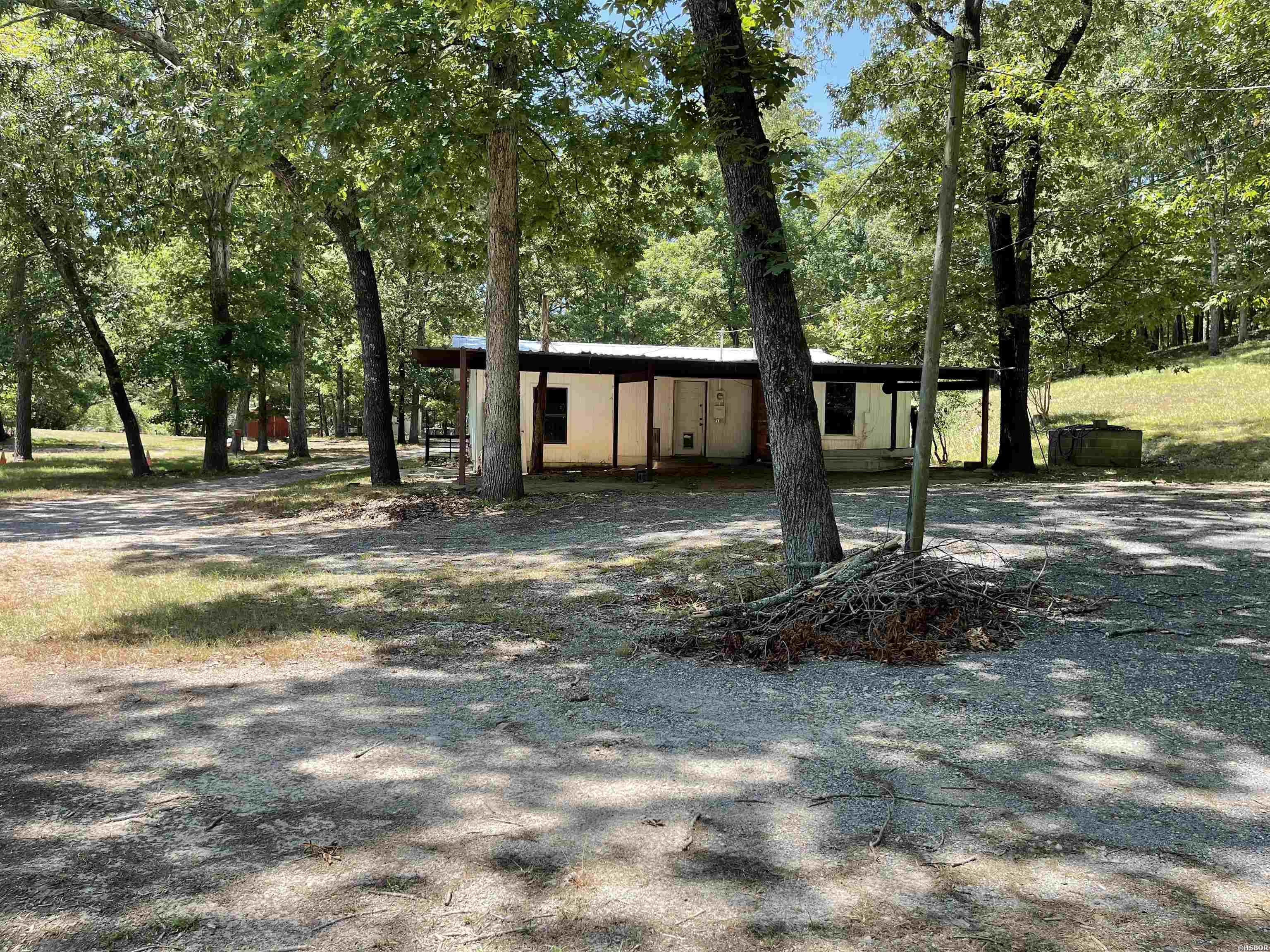 106 Holiday Trail Property Photo 2