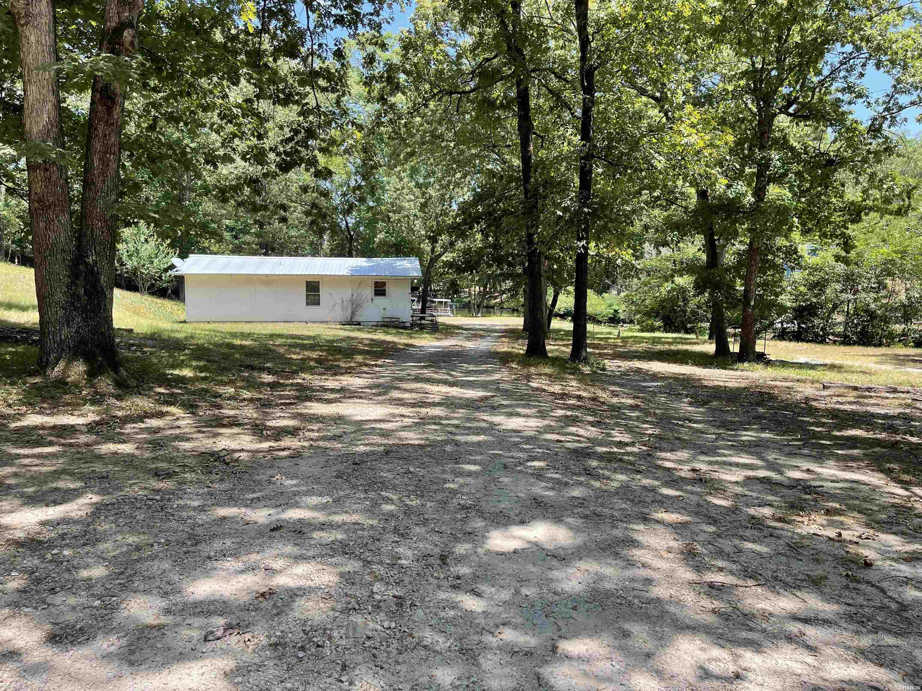 106 Holiday Trail Property Photo 4