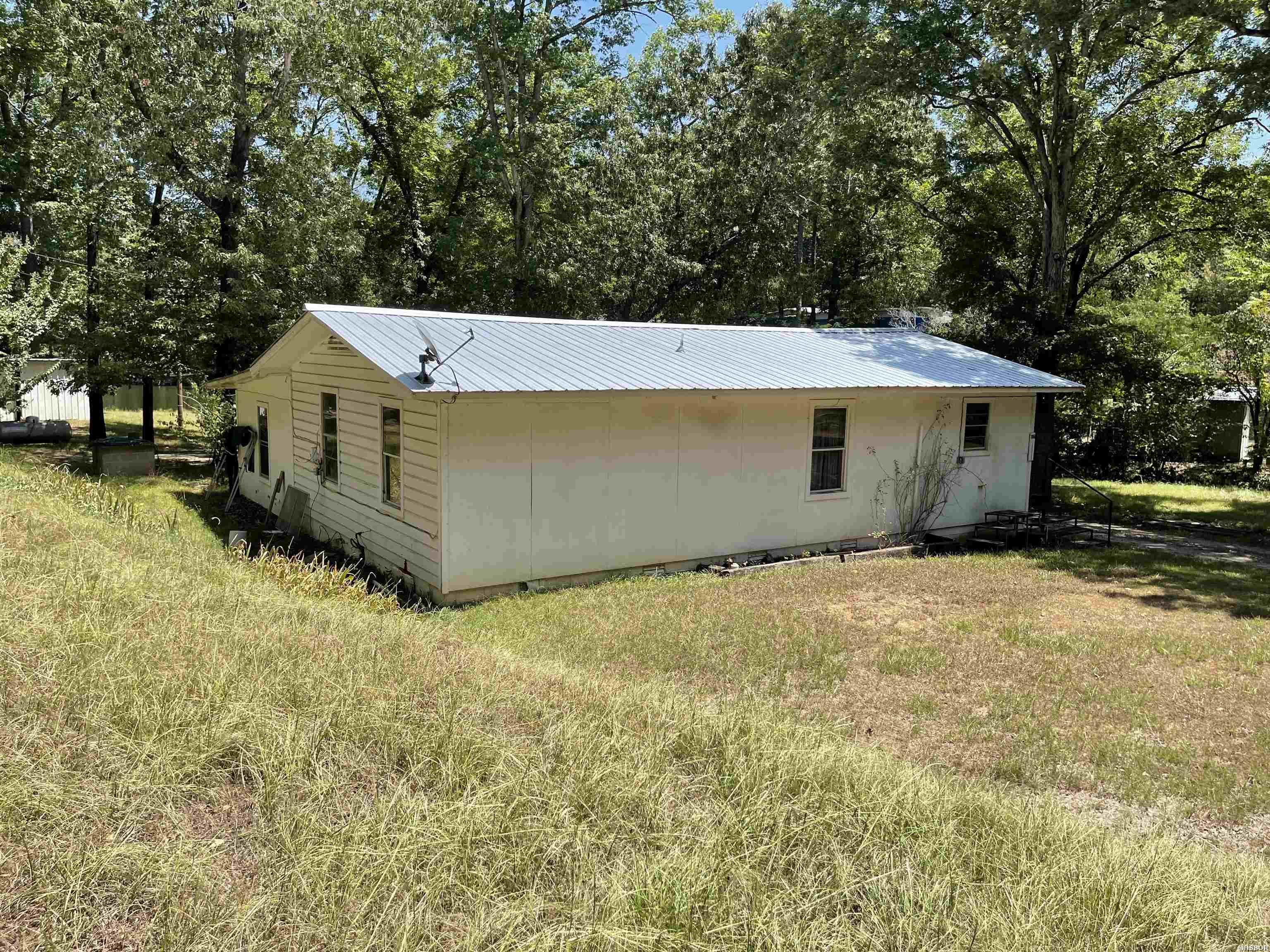 106 Holiday Trail Property Photo 5