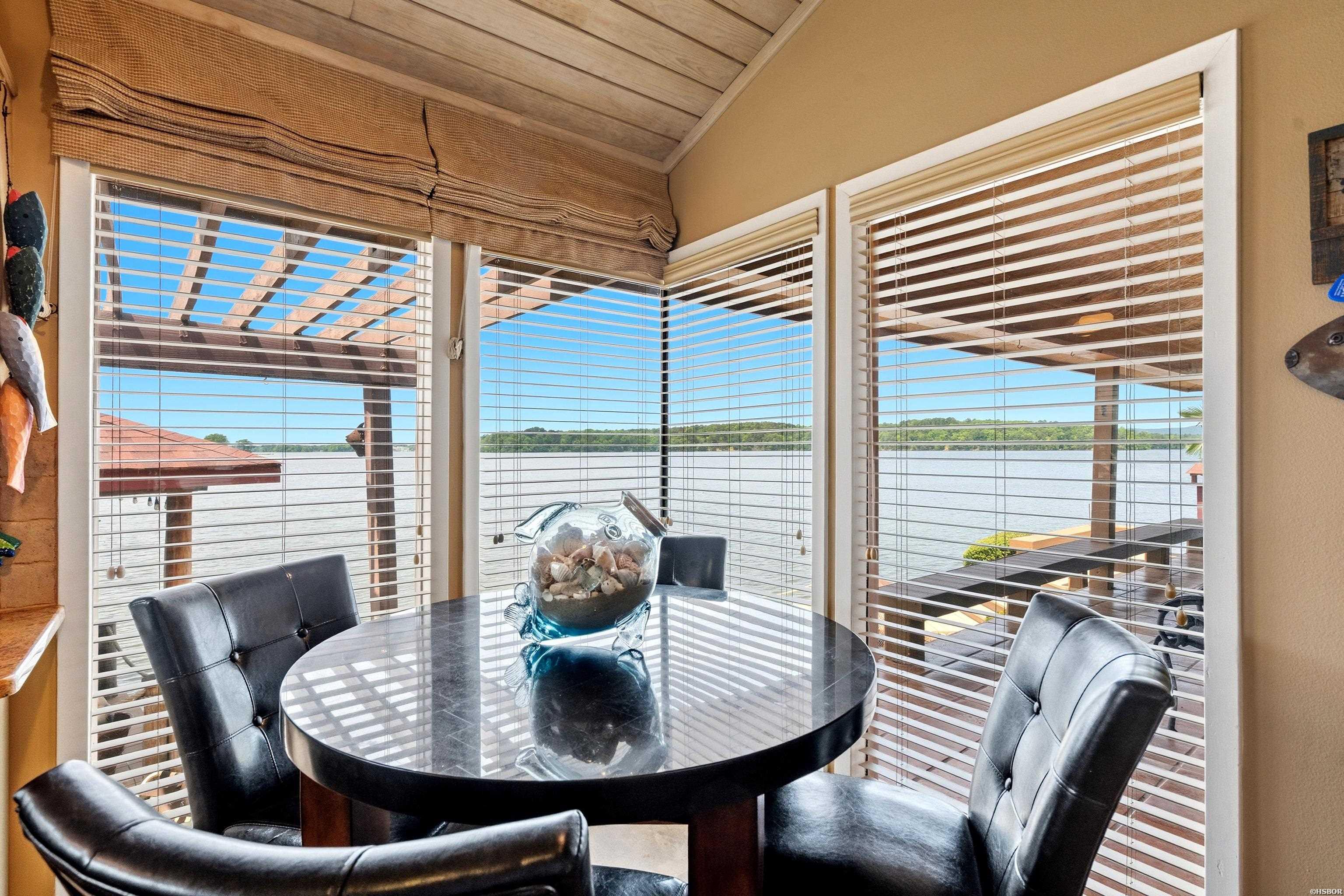 106 Farr Shores Bay Property Photo 8