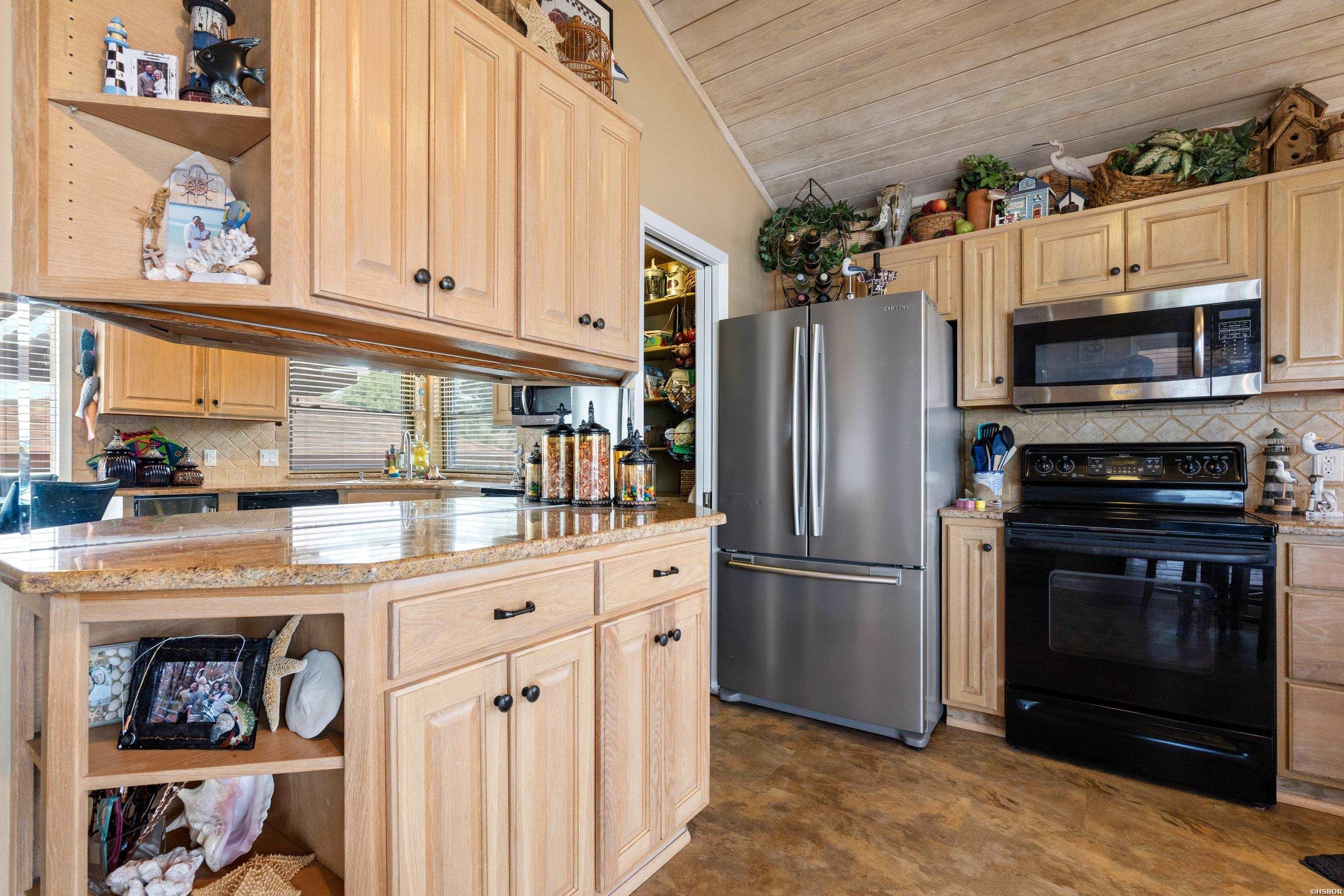 106 Farr Shores Bay Property Photo 10