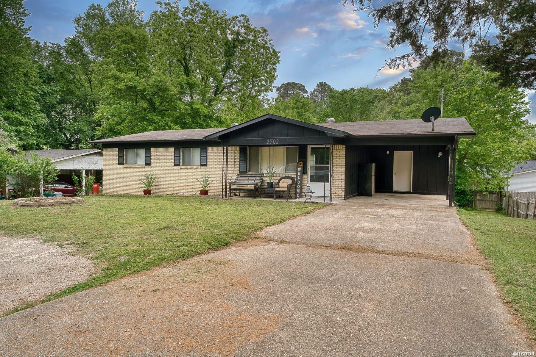 2702 MALVERN Avenue Property Photo 1