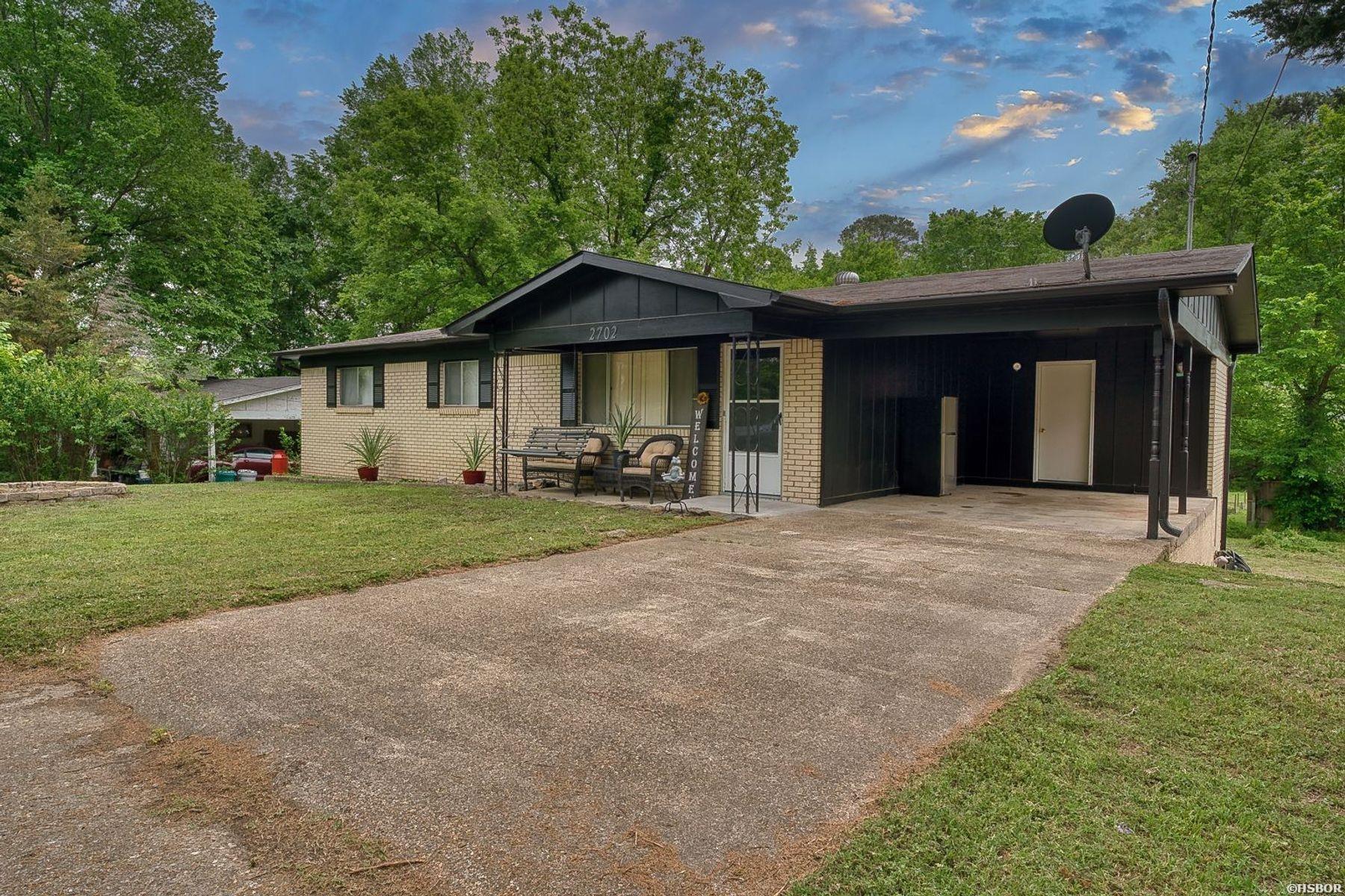 2702 Malvern Avenue Property Photo 2