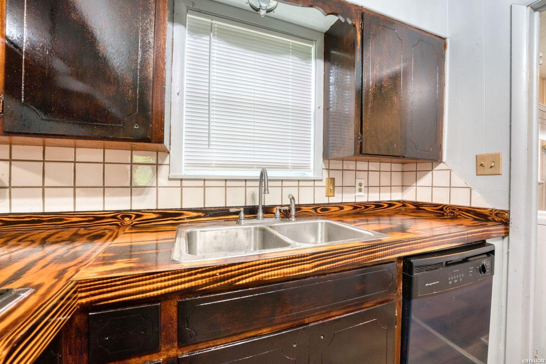 2702 Malvern Avenue Property Photo 10