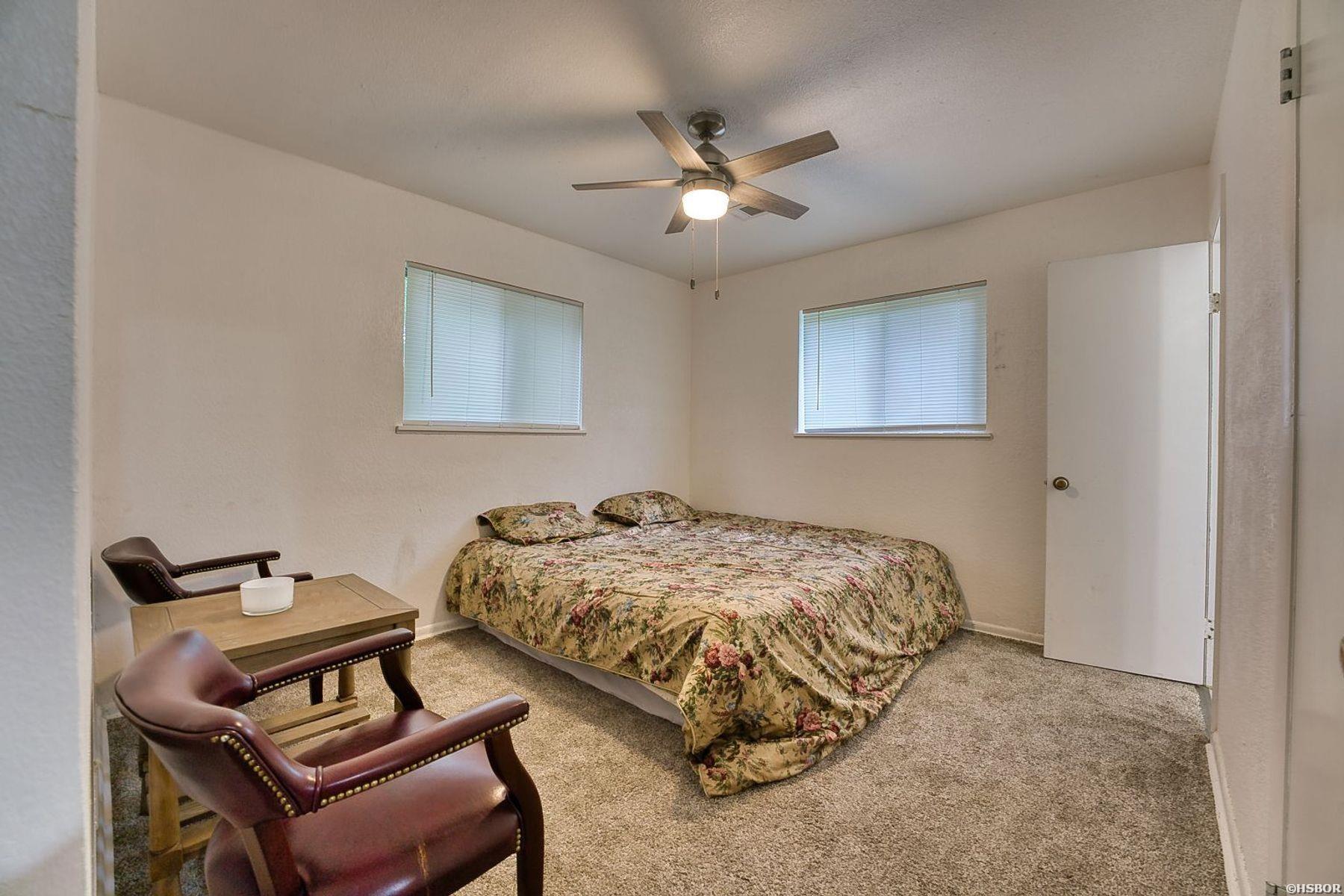 2702 Malvern Avenue Property Photo 16