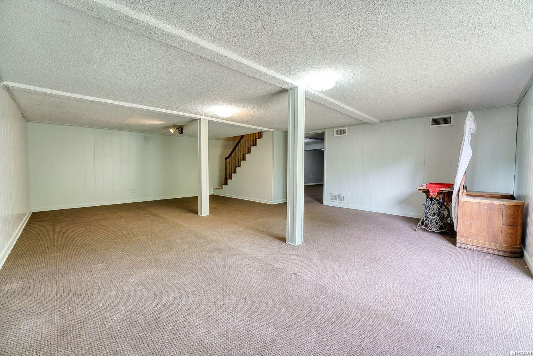 2702 Malvern Avenue Property Photo 26