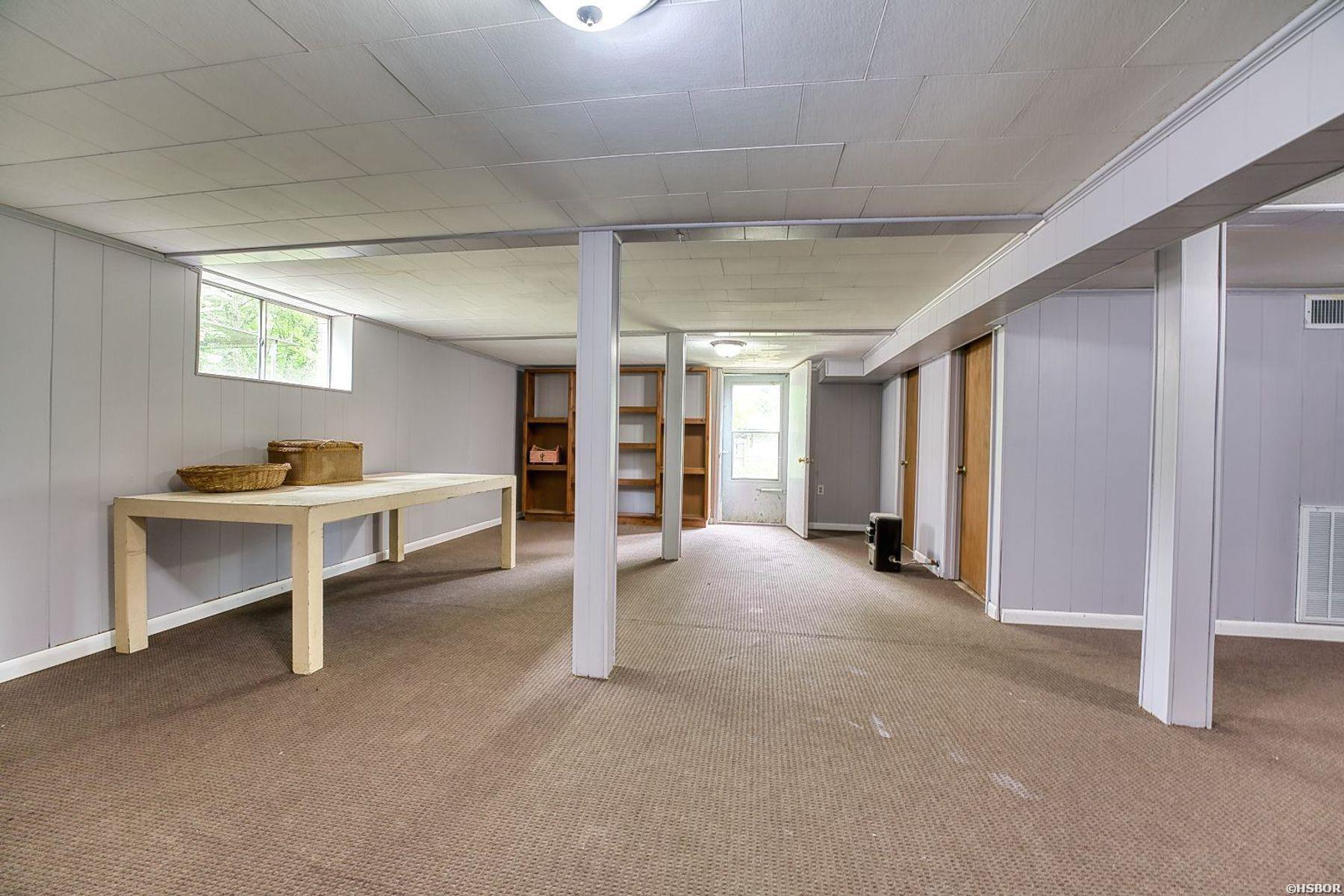 2702 Malvern Avenue Property Photo 32