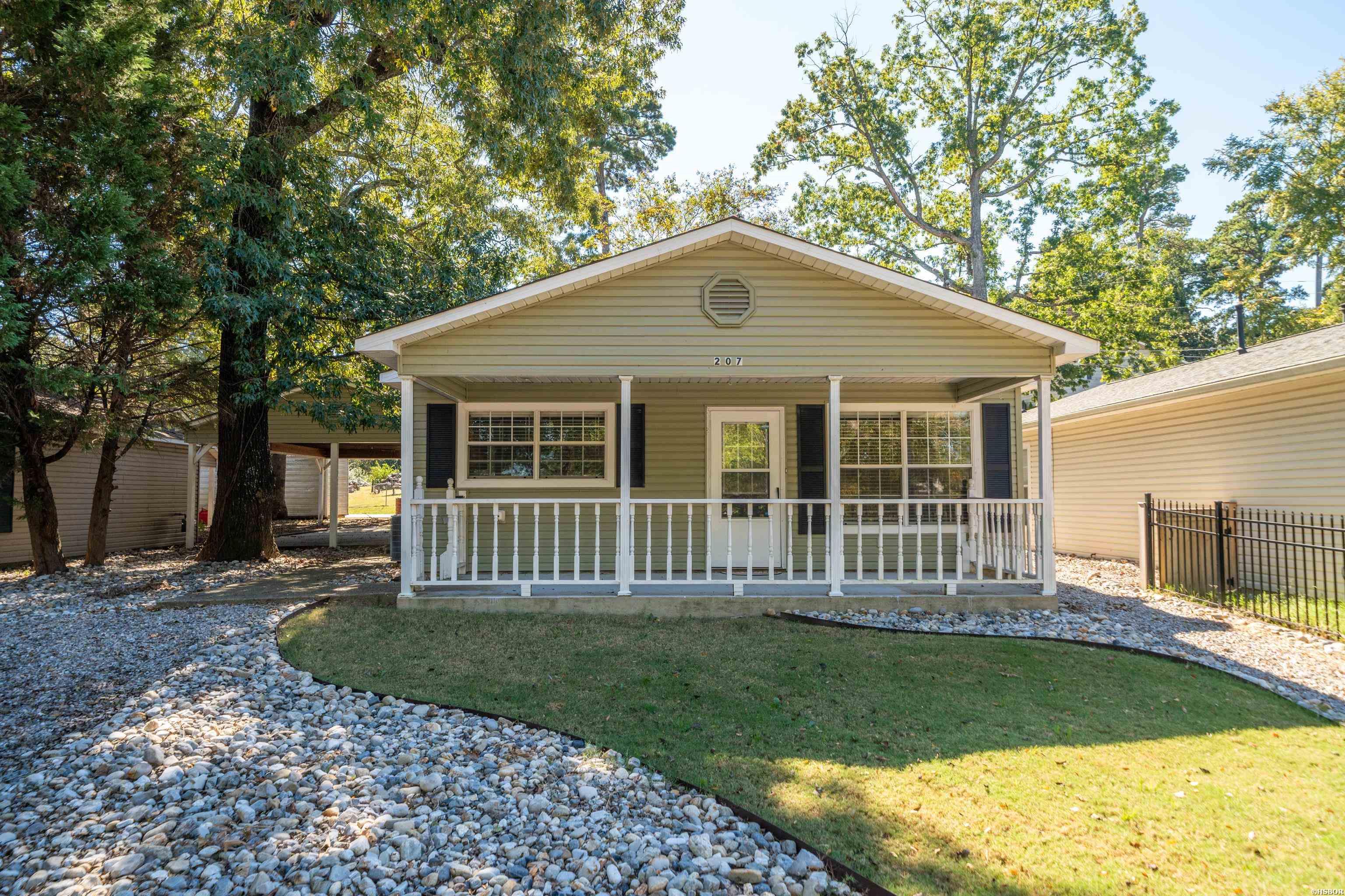 207 Kleinshore Road Property Photo 4