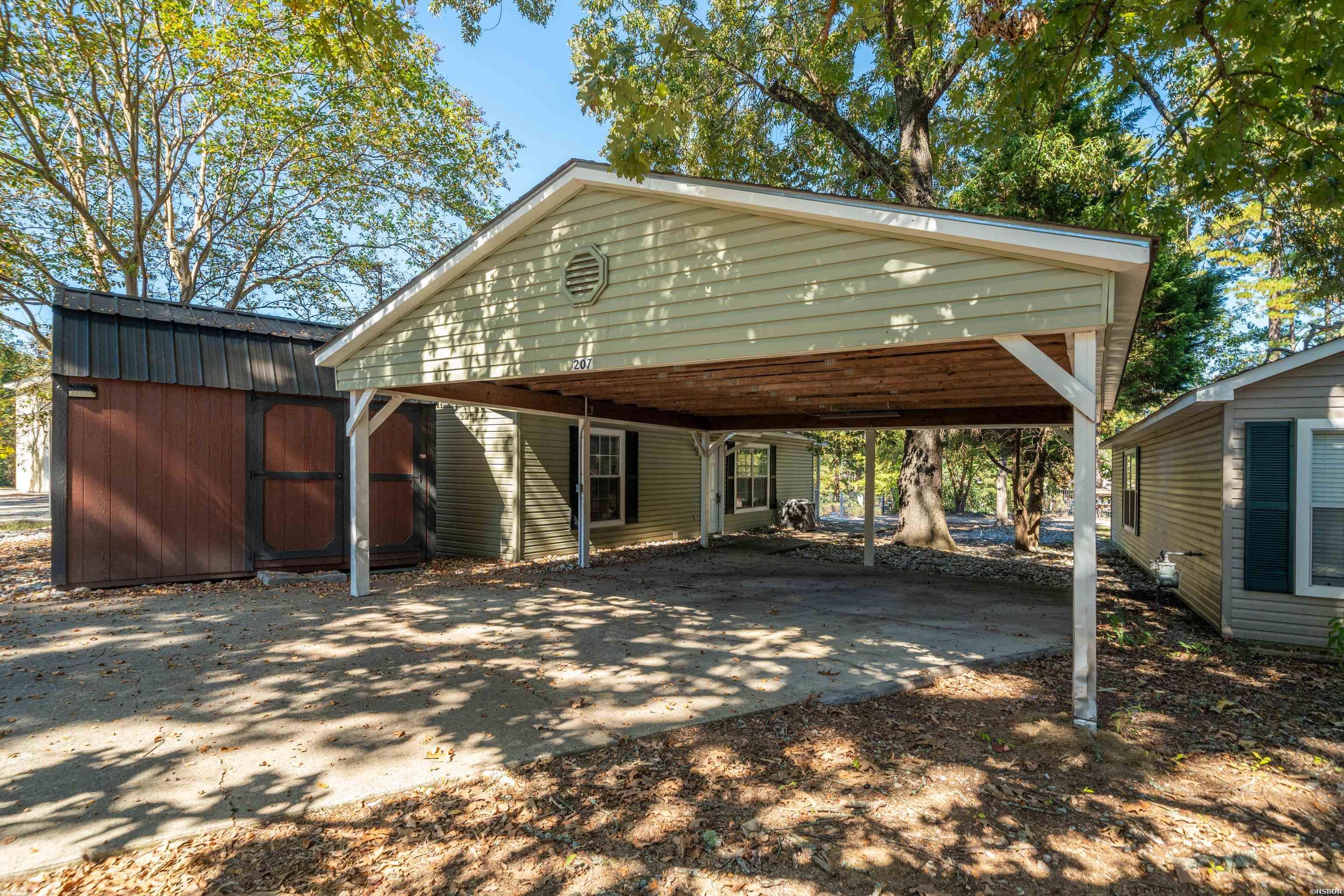 207 Kleinshore Road Property Photo 5