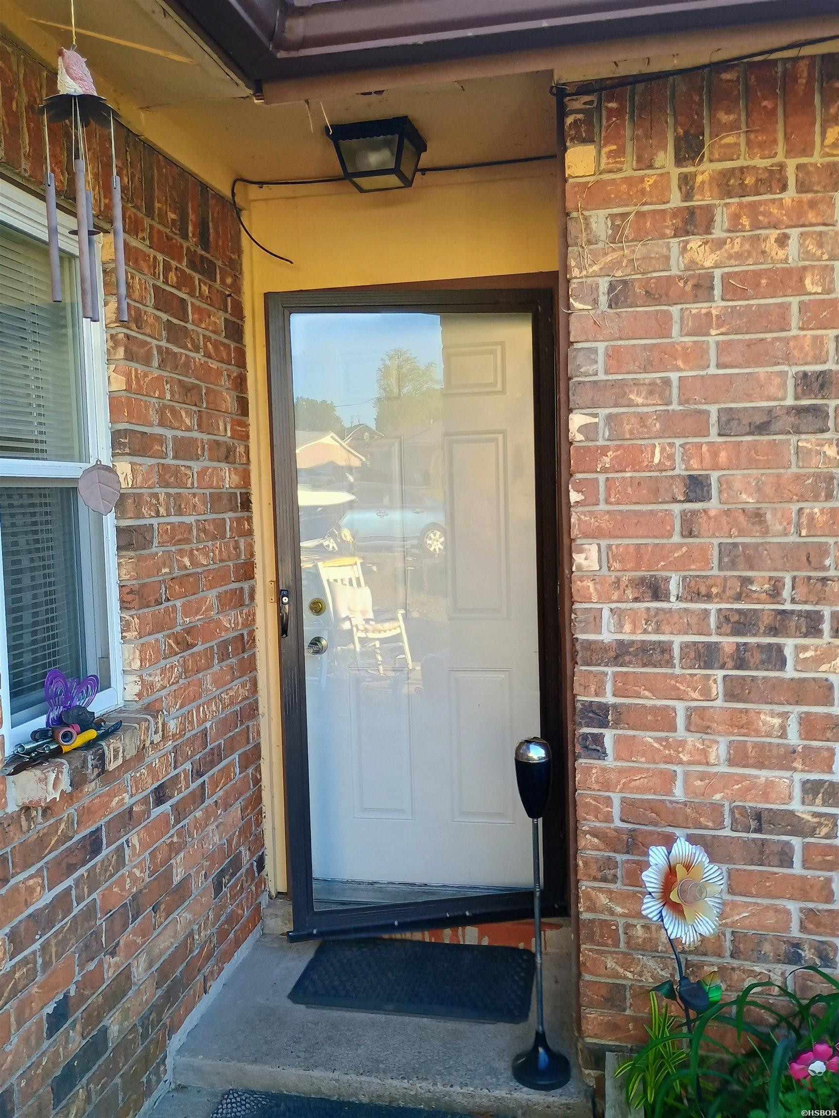 905 Nicole Drive Property Photo 4