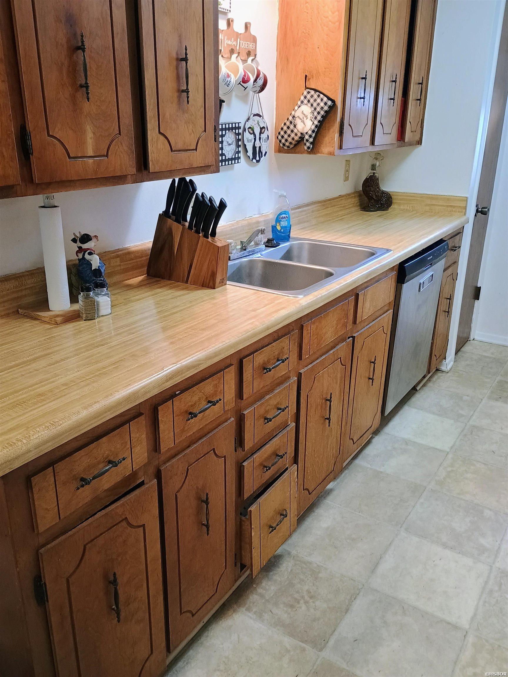 905 Nicole Drive Property Photo 10
