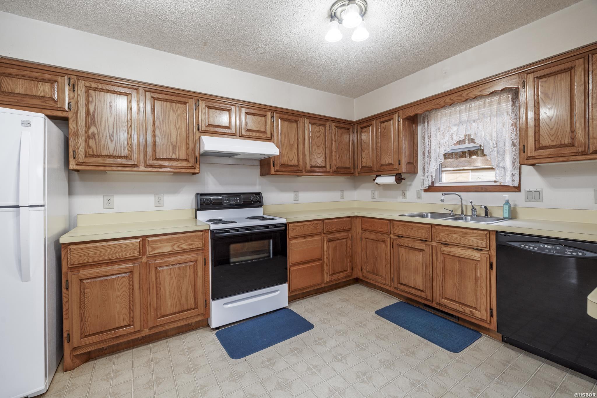 2538 Walnut Valley Property Photo 12